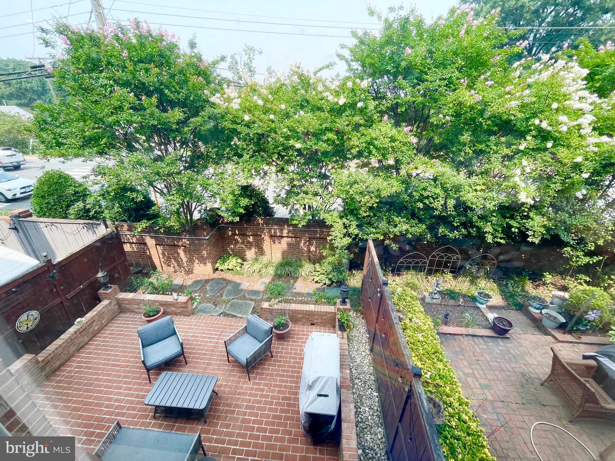 SEMINARY PARK - Residential Lease