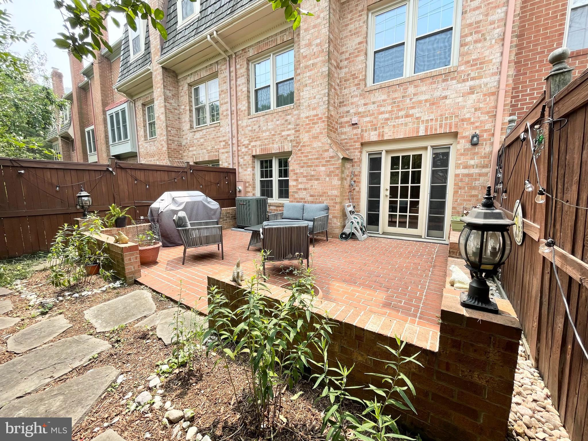 SEMINARY PARK - Residential Lease