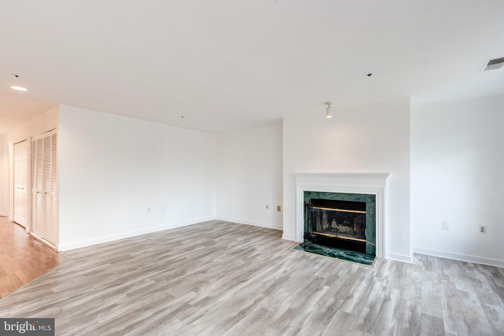 PARRS RIDGE - Residential