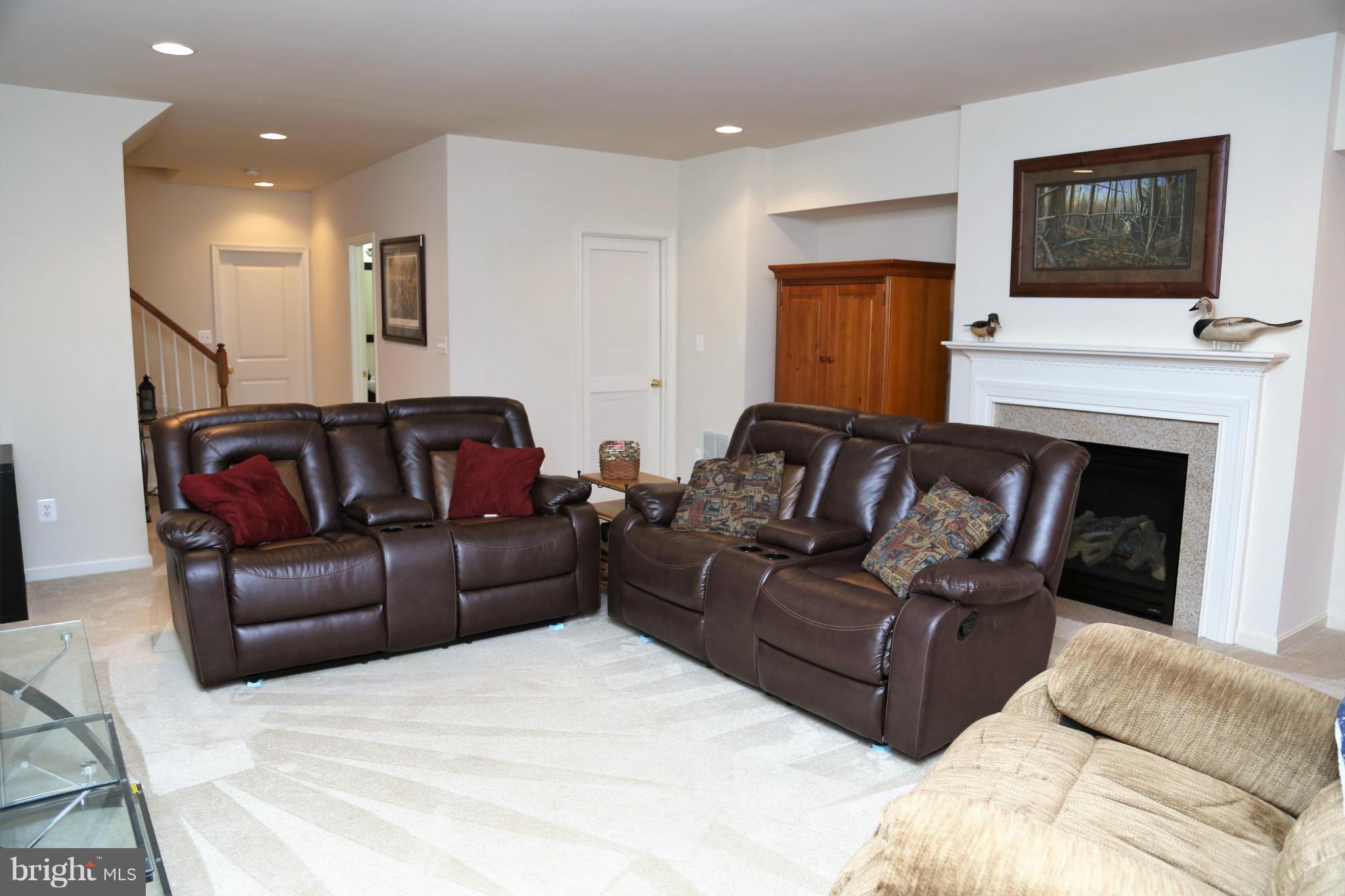 PEMBROOKE - Residential