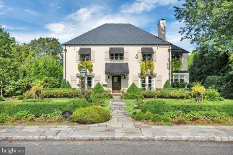 145 Winding Way, Haddonfield, NJ MLS: NJCD2089524