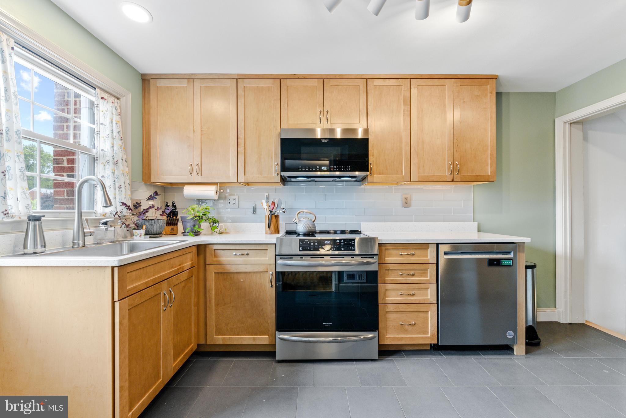 LOCH RAVEN MANOR - Residential Lease