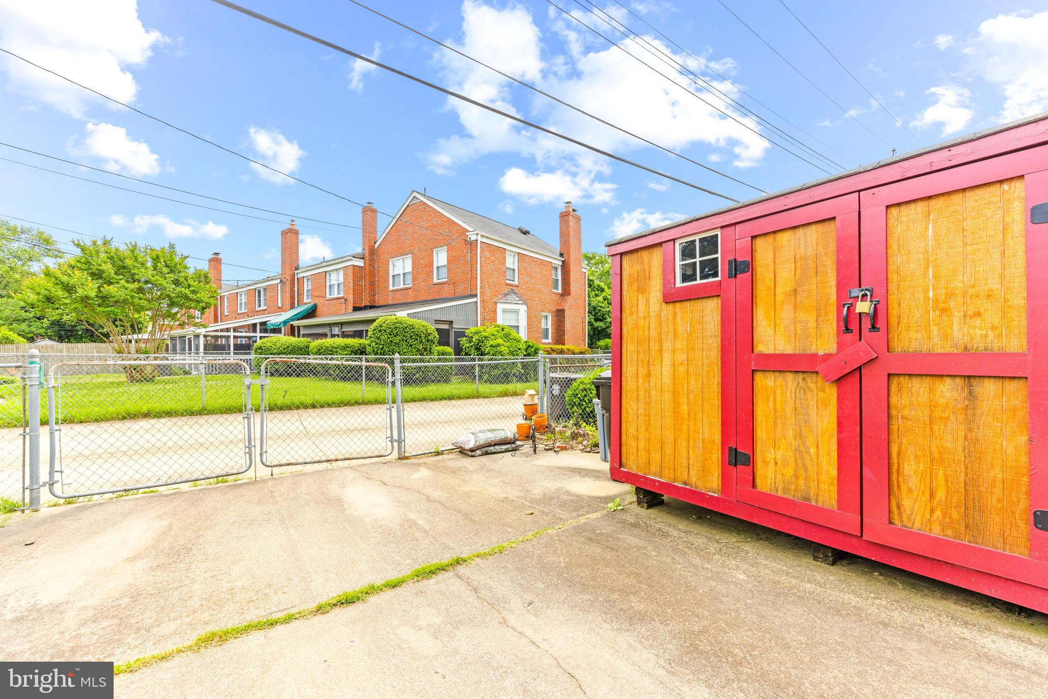 LOCH RAVEN MANOR - Residential Lease