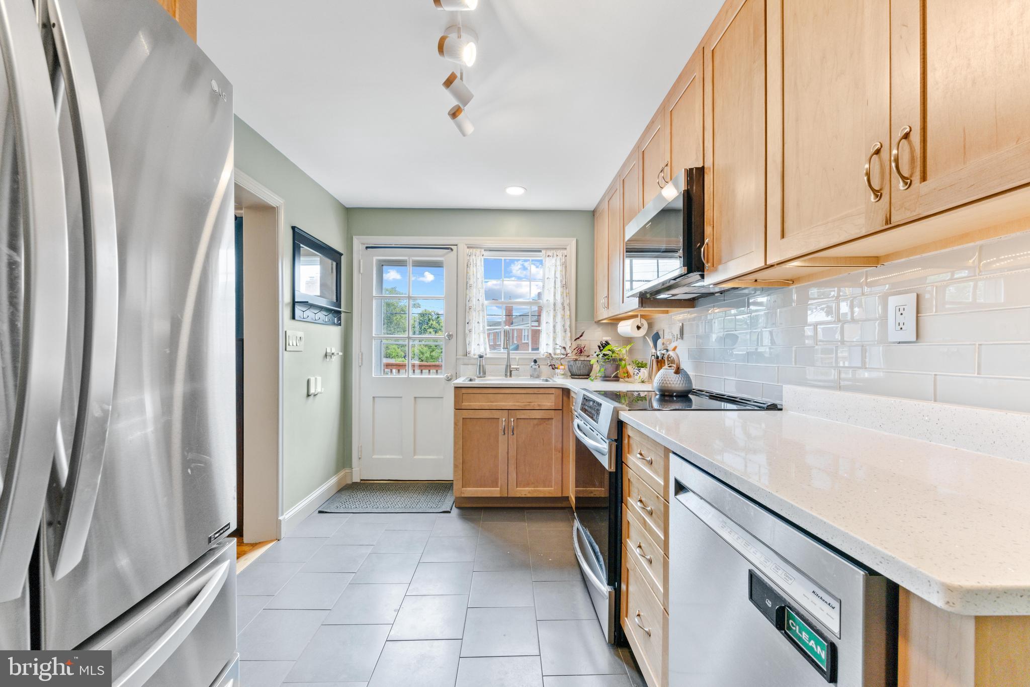 LOCH RAVEN MANOR - Residential Lease