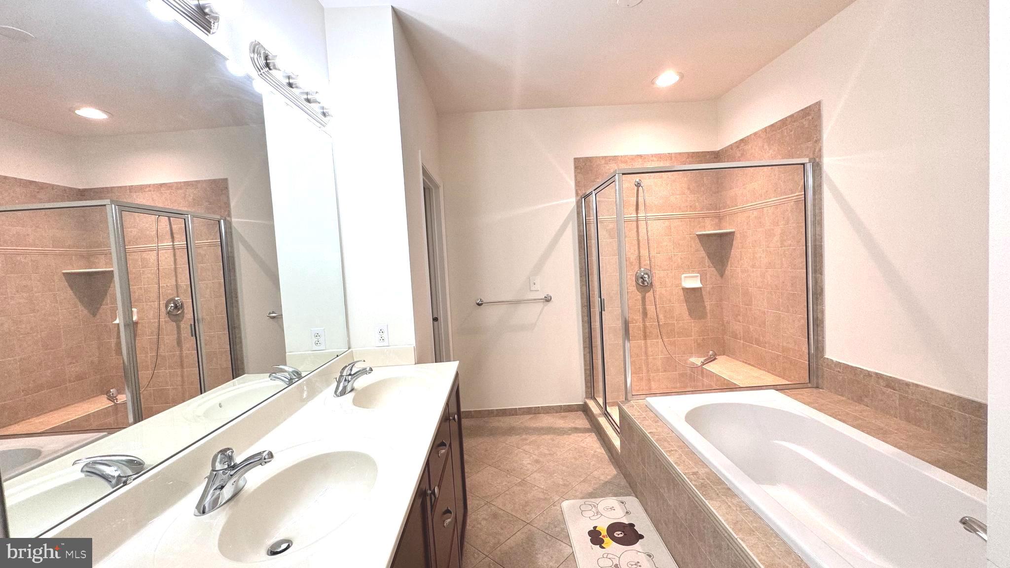 HUNTINGDON VALLEY - Residential