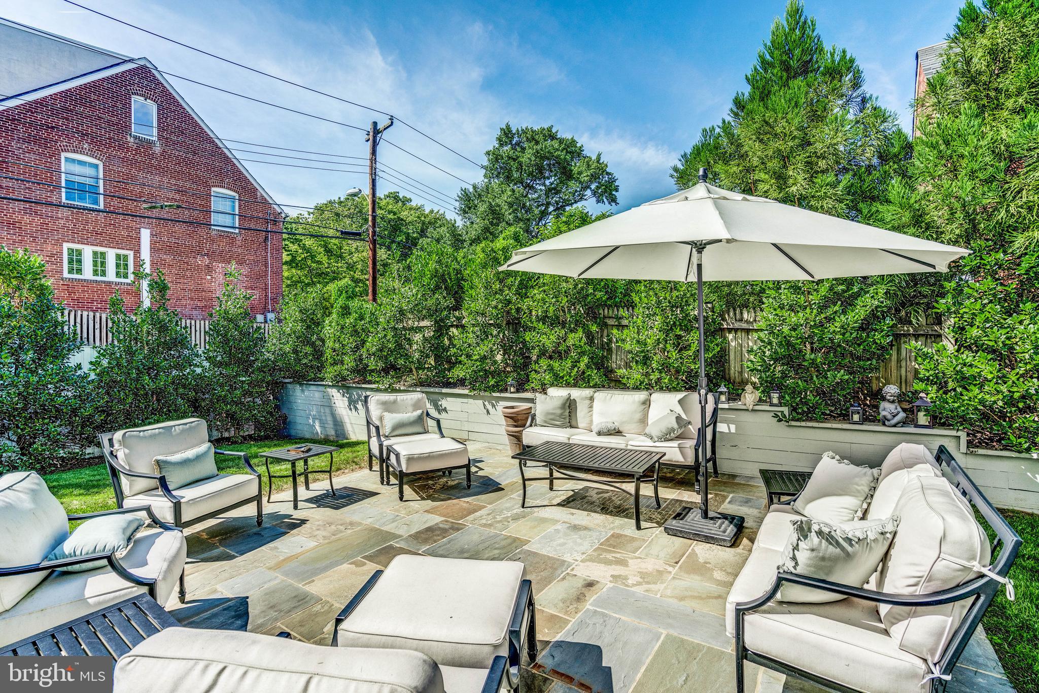 SPRING VALLEY - Residential