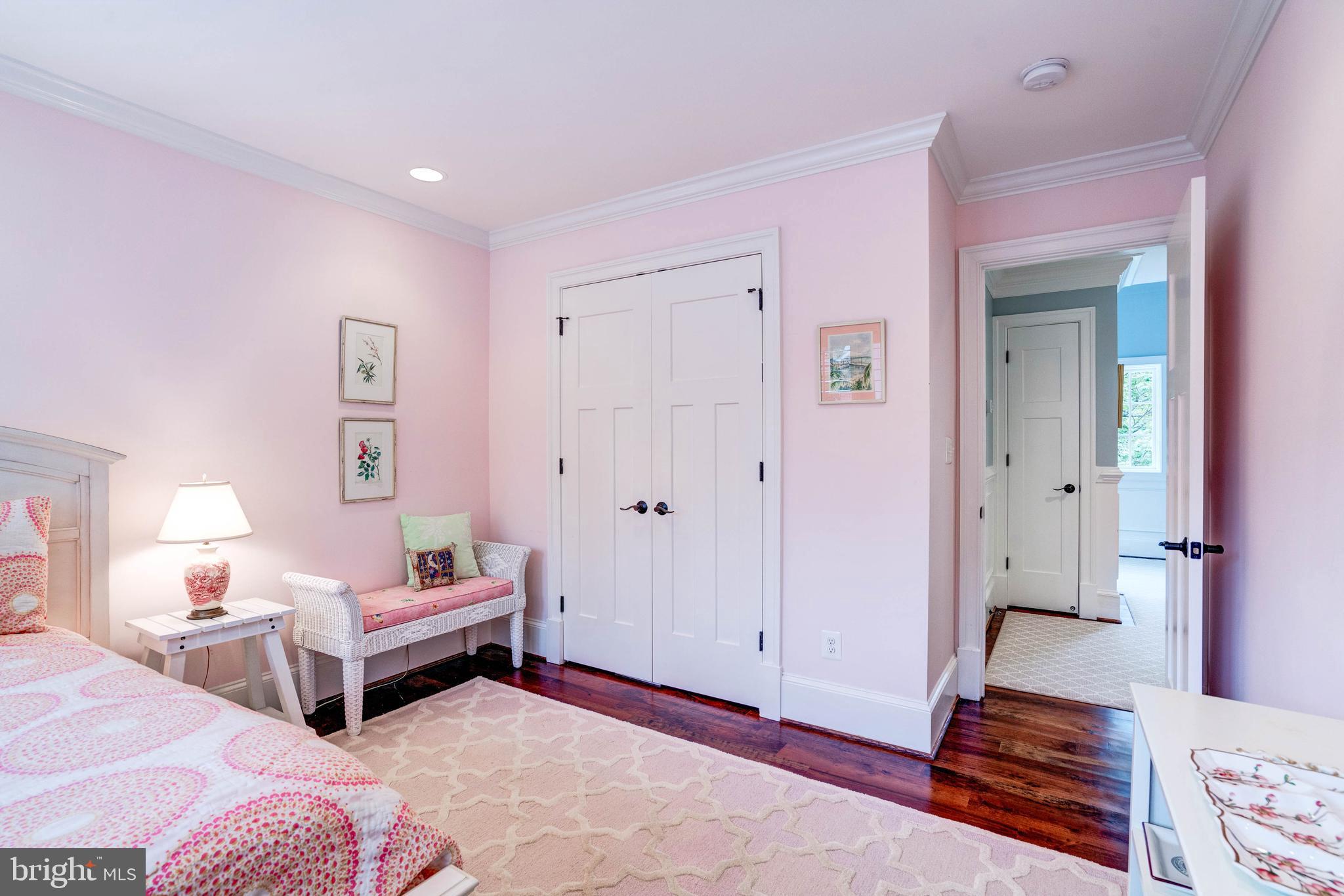 SPRING VALLEY - Residential