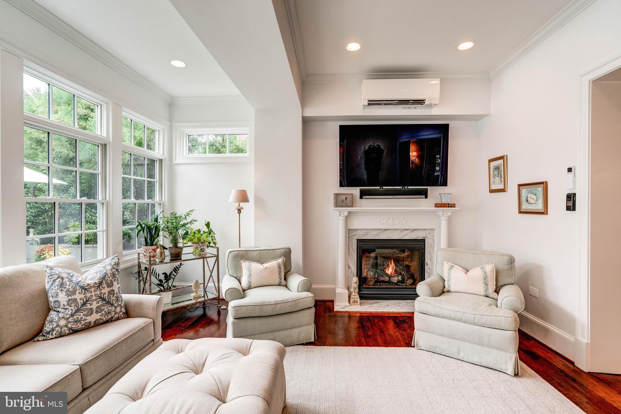 SPRING VALLEY - Residential