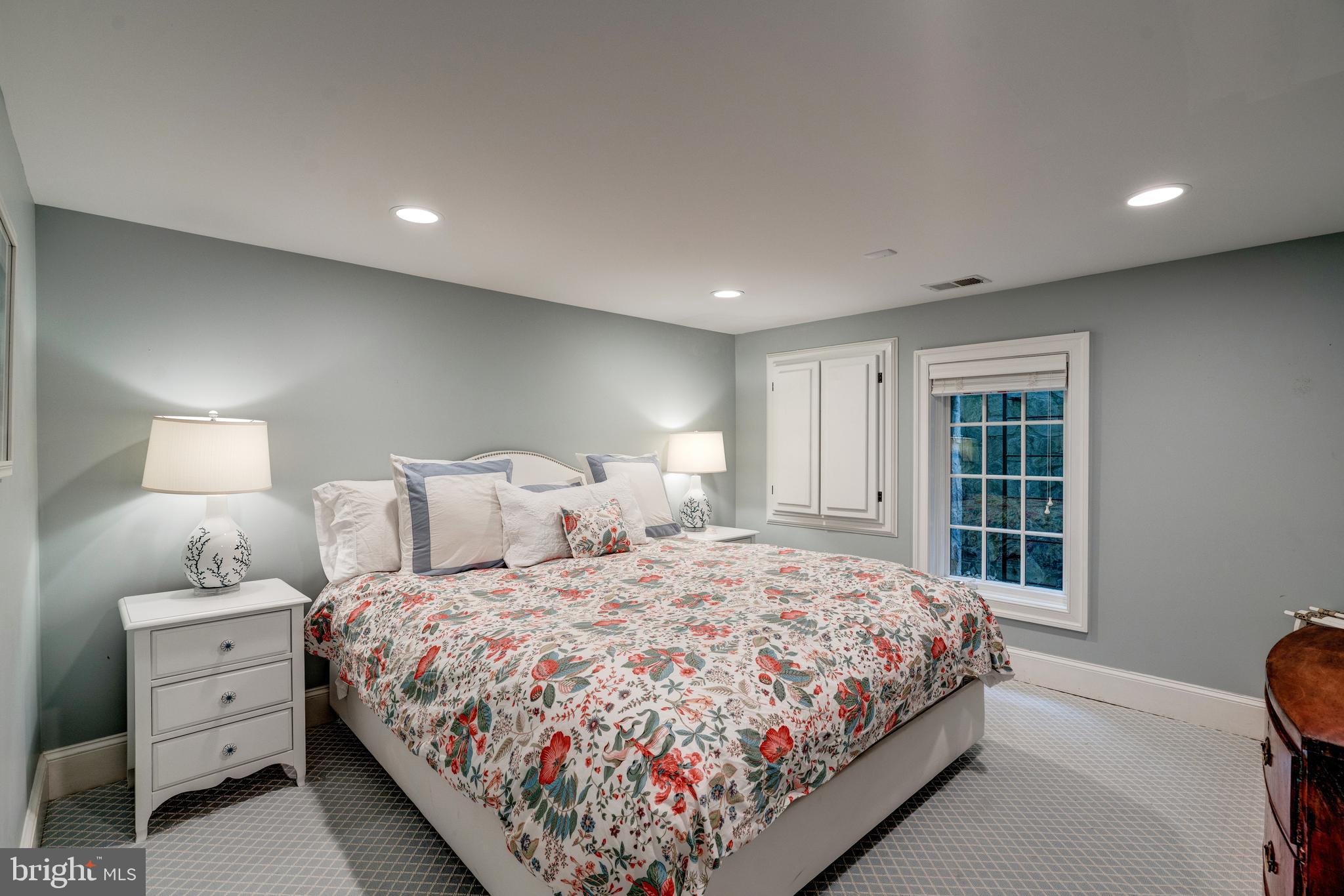 SPRING VALLEY - Residential