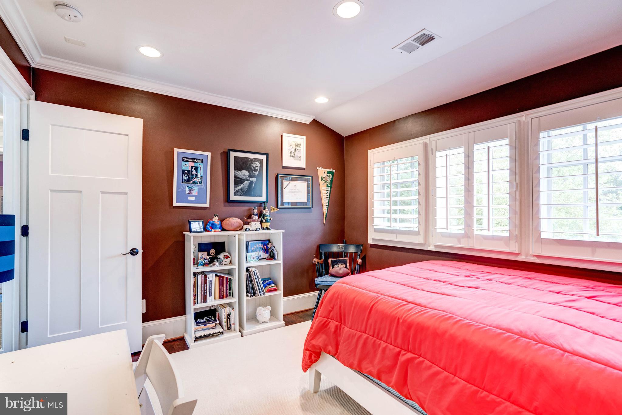SPRING VALLEY - Residential