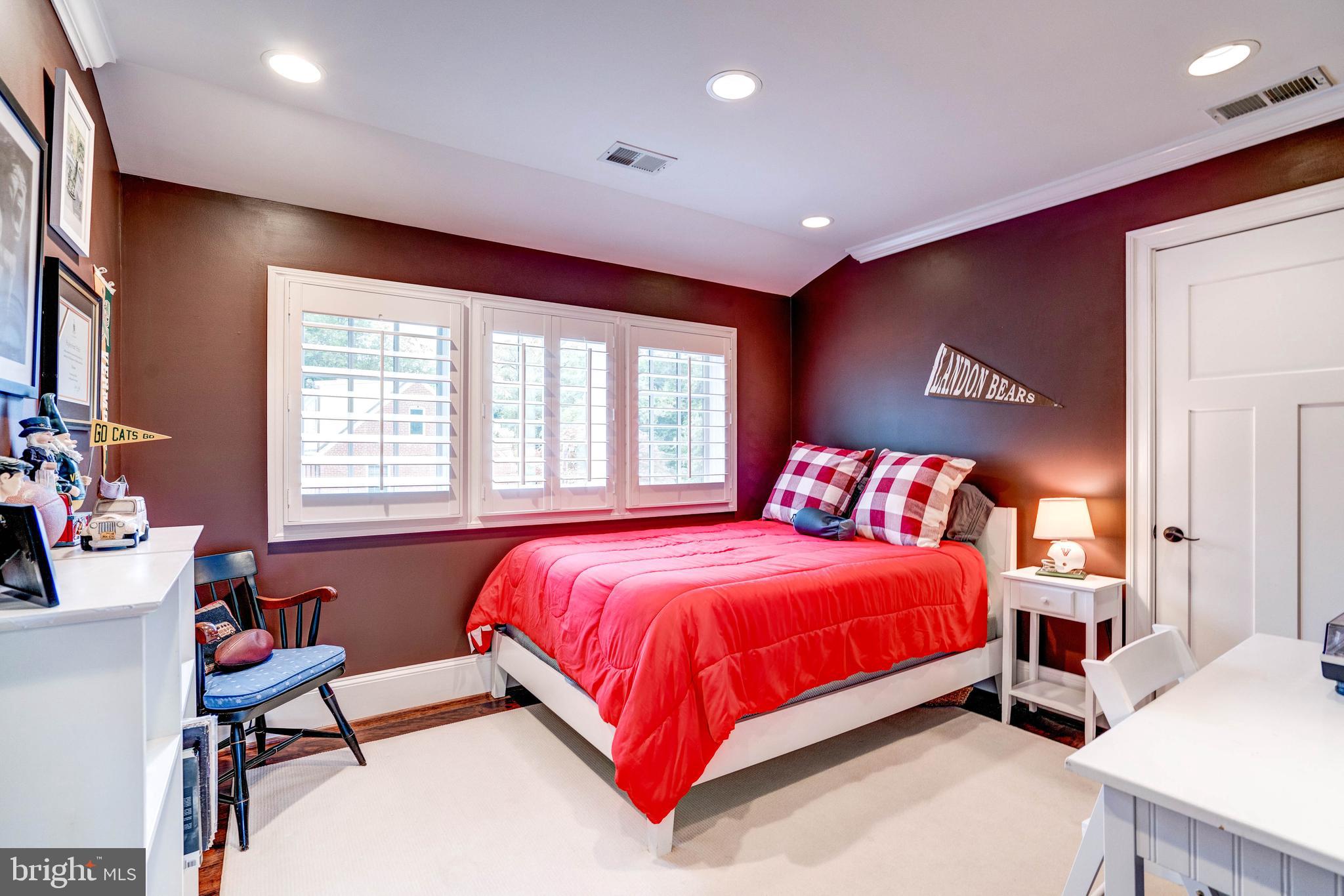 SPRING VALLEY - Residential