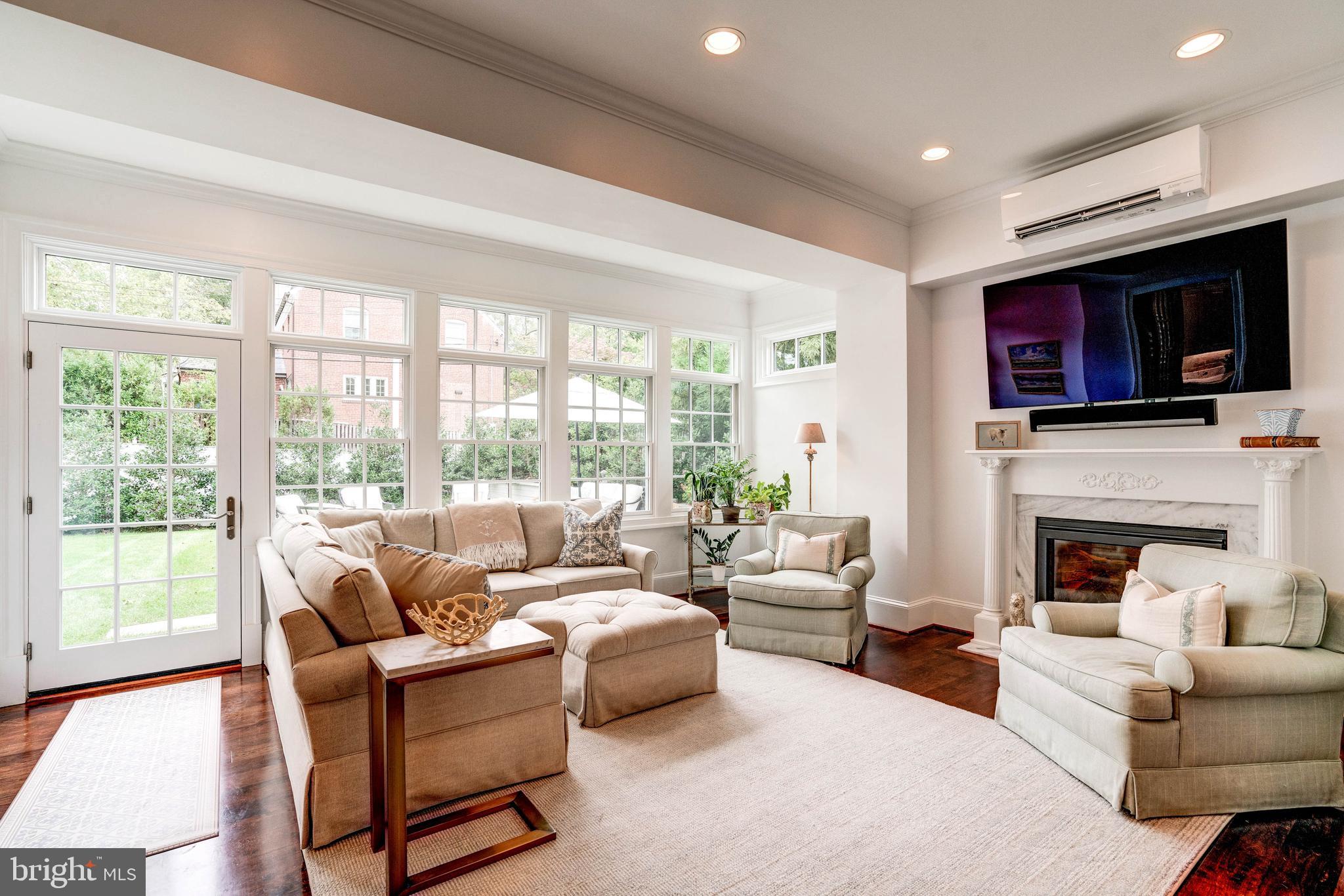 SPRING VALLEY - Residential