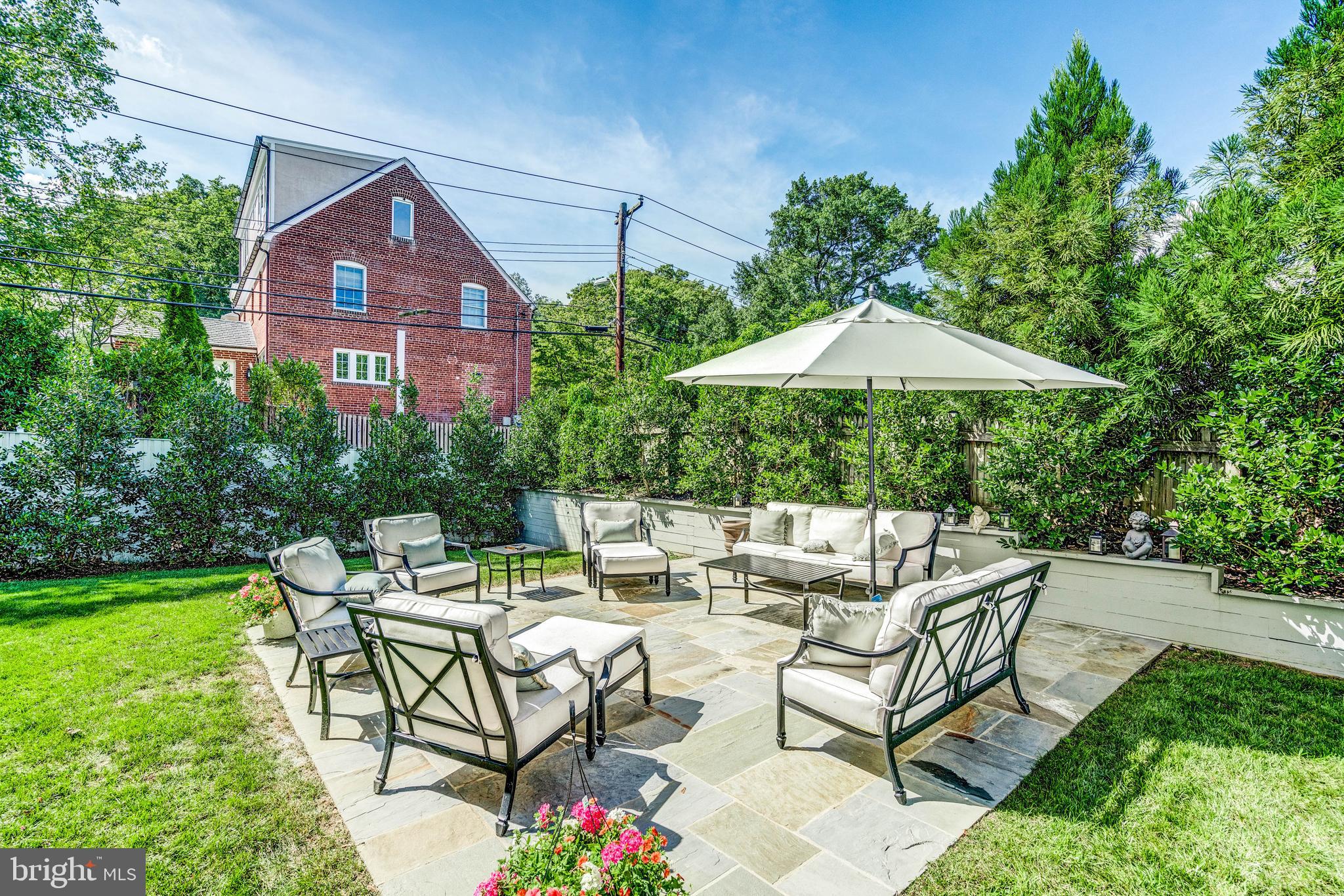 SPRING VALLEY - Residential