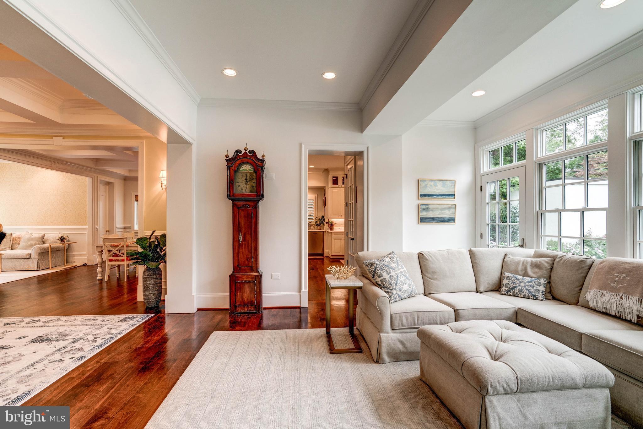 SPRING VALLEY - Residential