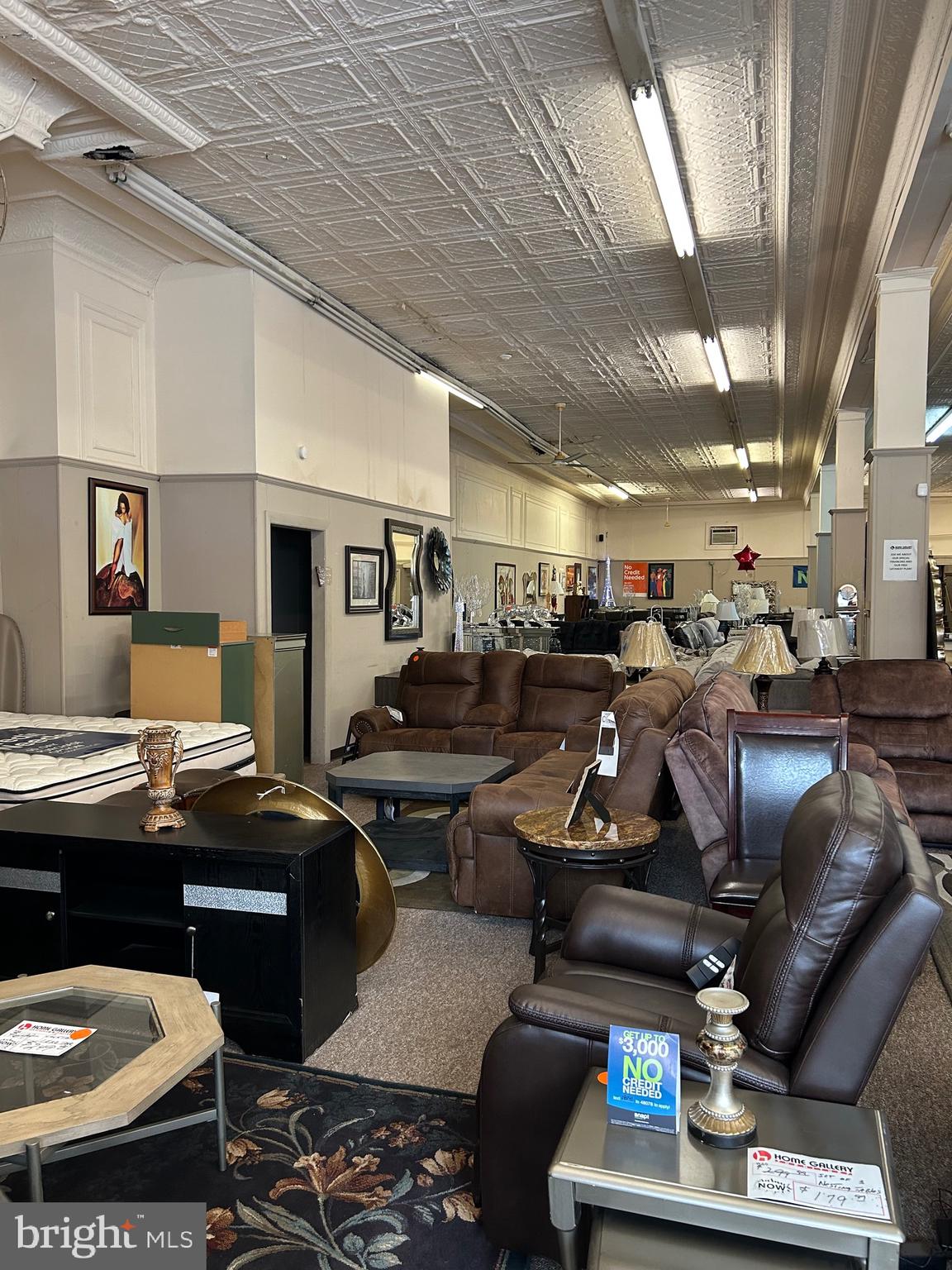 UNIVERSITY CITY - Commercial Sale