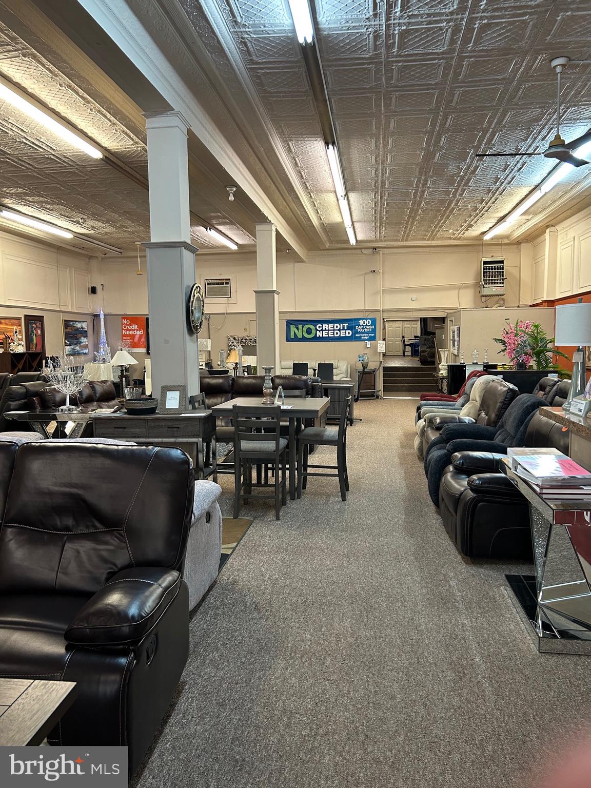 UNIVERSITY CITY - Commercial Sale