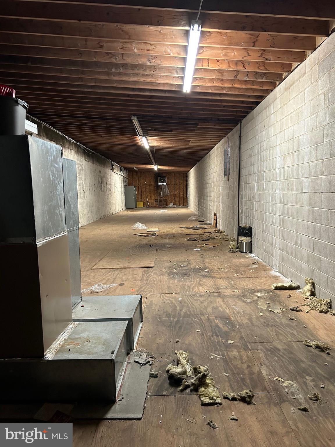 UNIVERSITY CITY - Commercial Sale