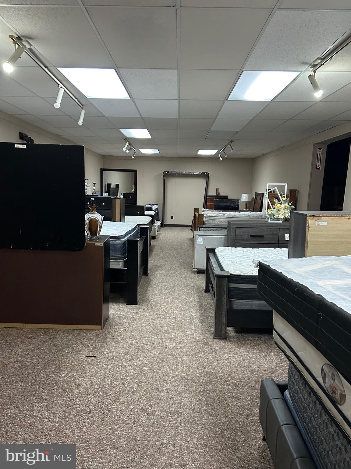 UNIVERSITY CITY - Commercial Sale