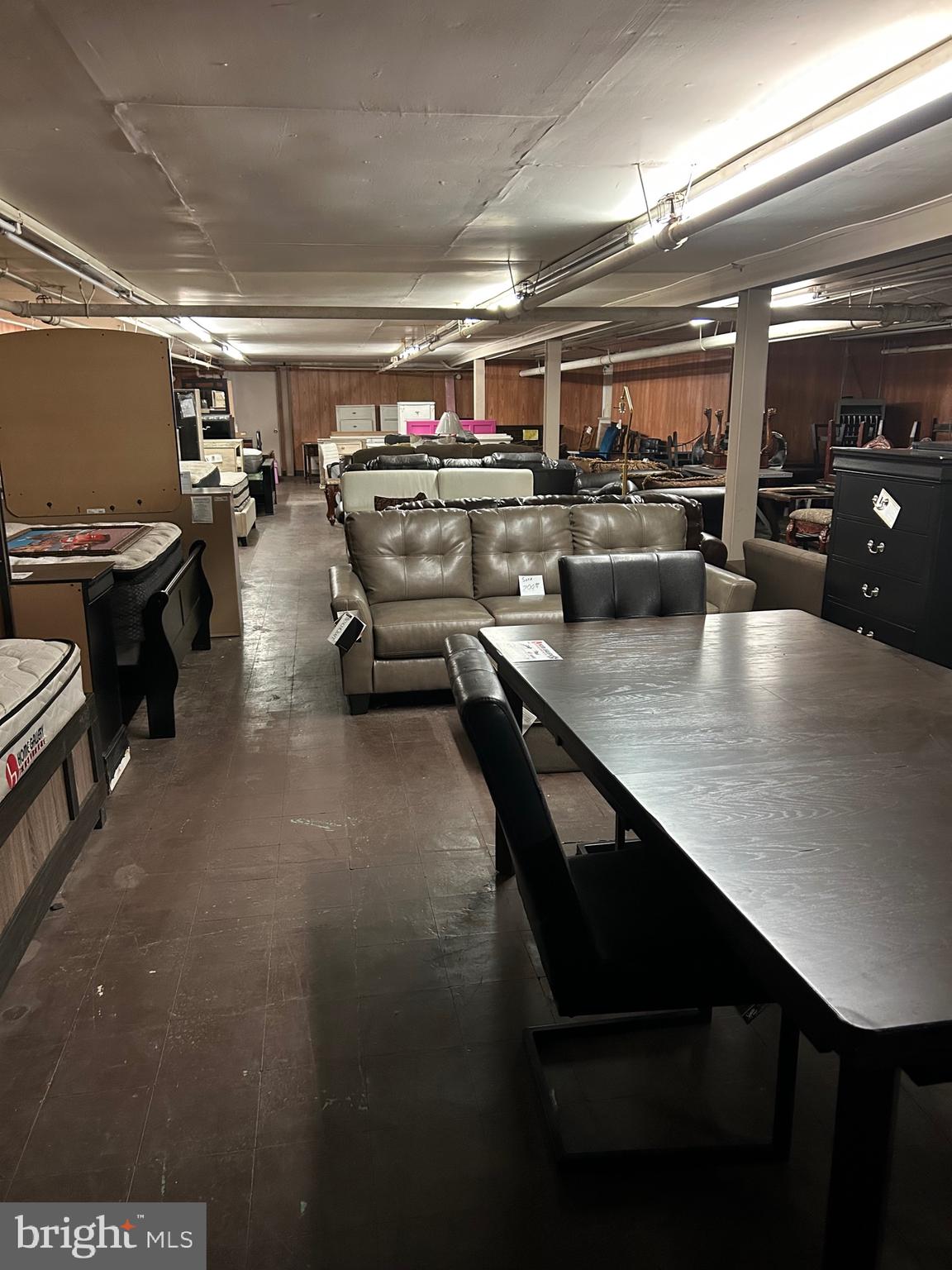 UNIVERSITY CITY - Commercial Sale