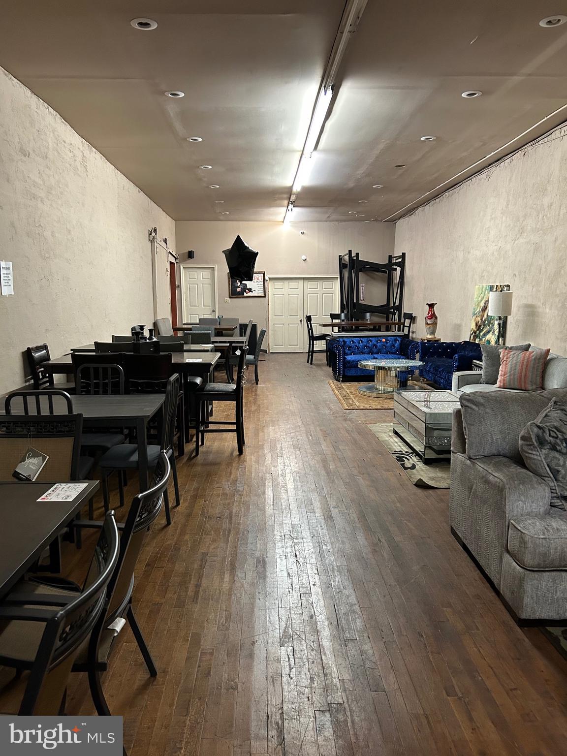 UNIVERSITY CITY - Commercial Sale