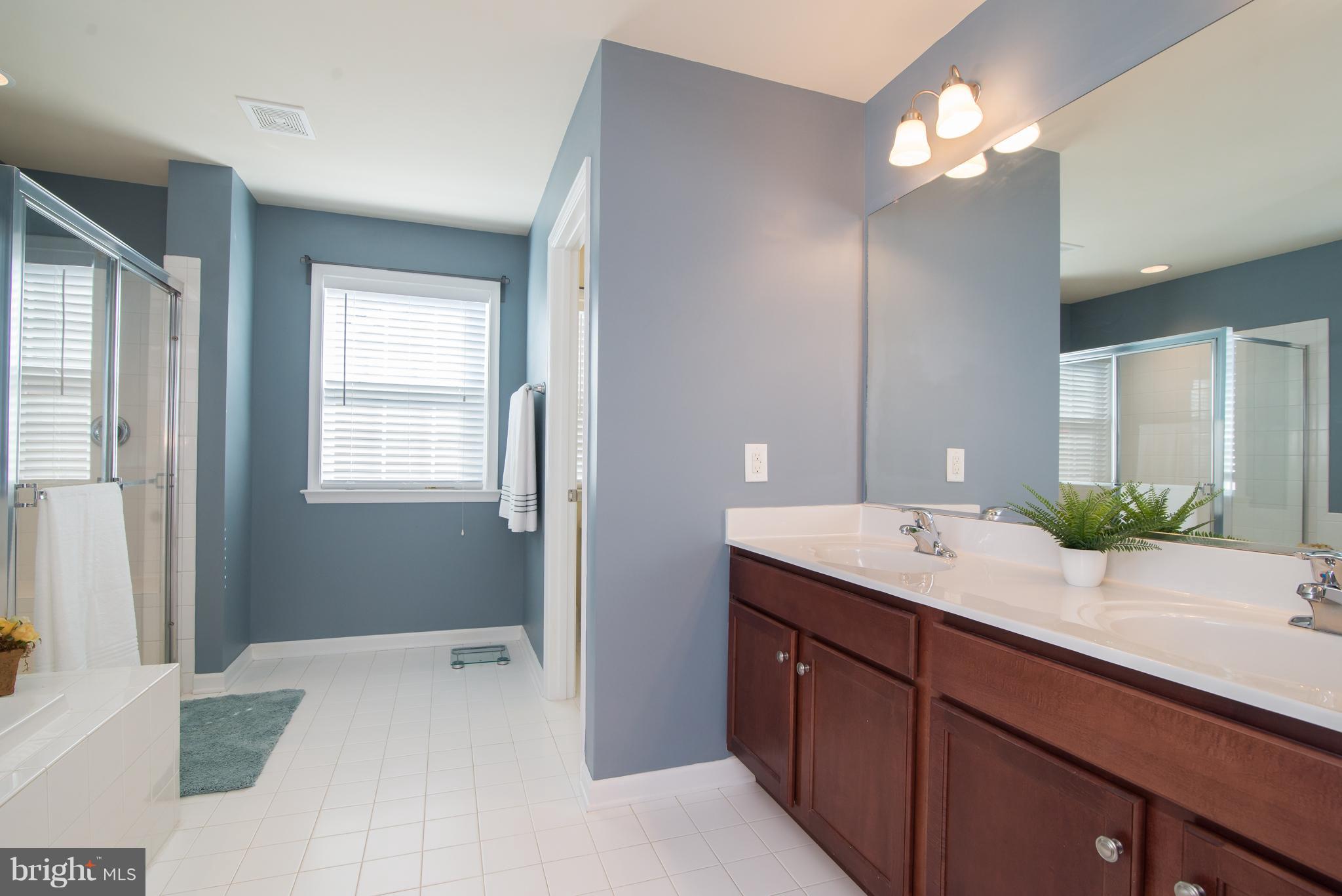 LAKELAND PLACE - Residential