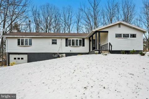 145 N WYLAM STREET FRACKVILLE PA 17931