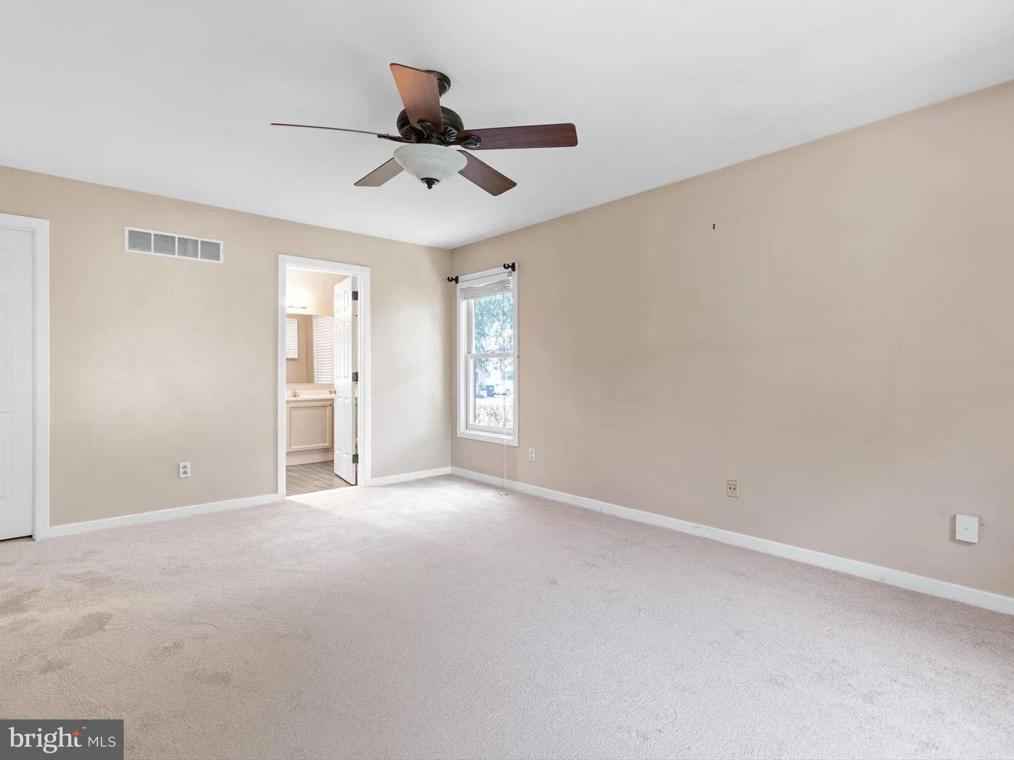 Newark, Delaware 19711, United States, 3 Bedrooms Bedrooms, ,3 BathroomsBathrooms,Residential,Pending,158080