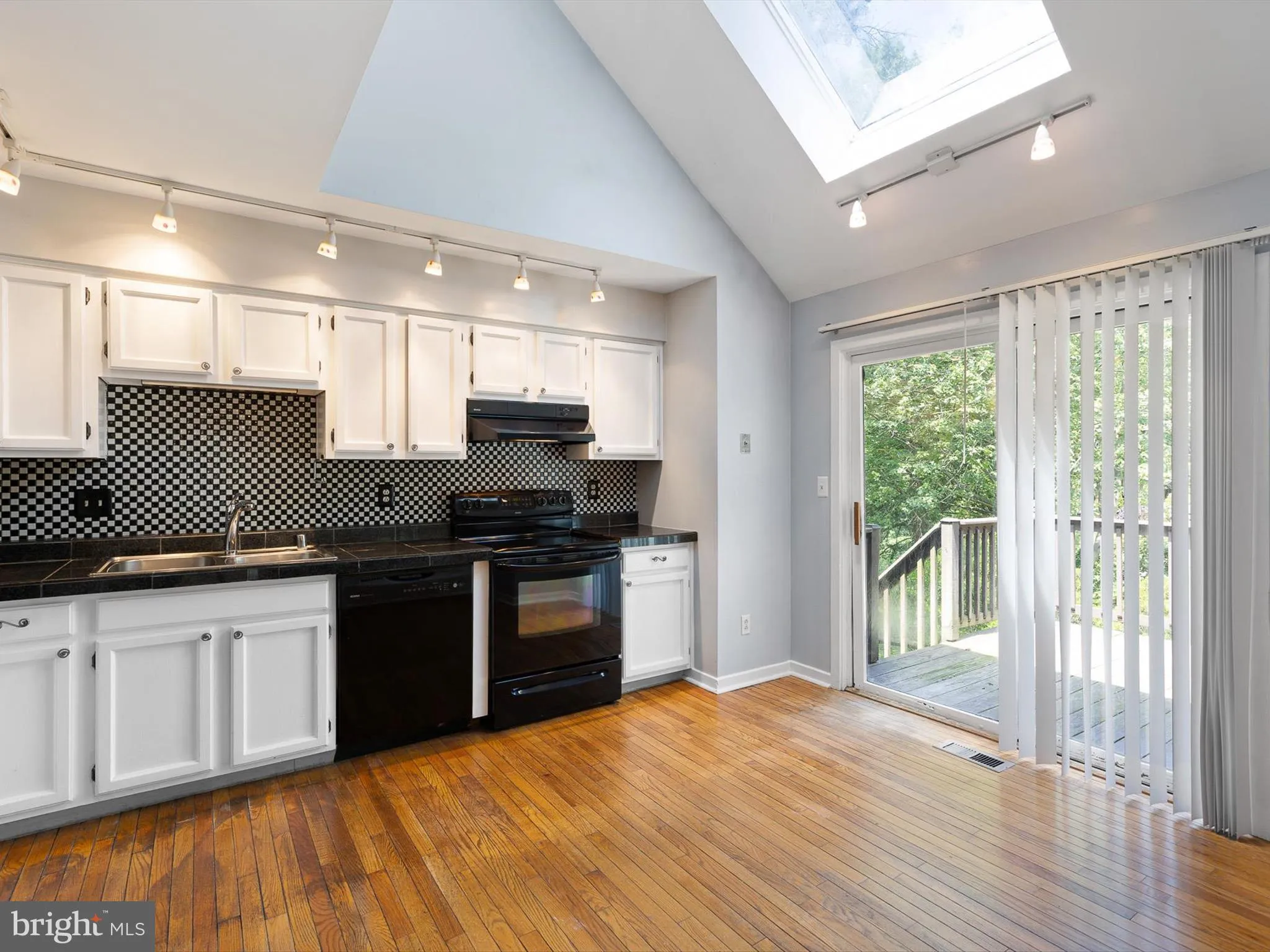 Newark, Delaware 19711, United States, 3 Bedrooms Bedrooms, ,3 BathroomsBathrooms,Residential,Pending,158080