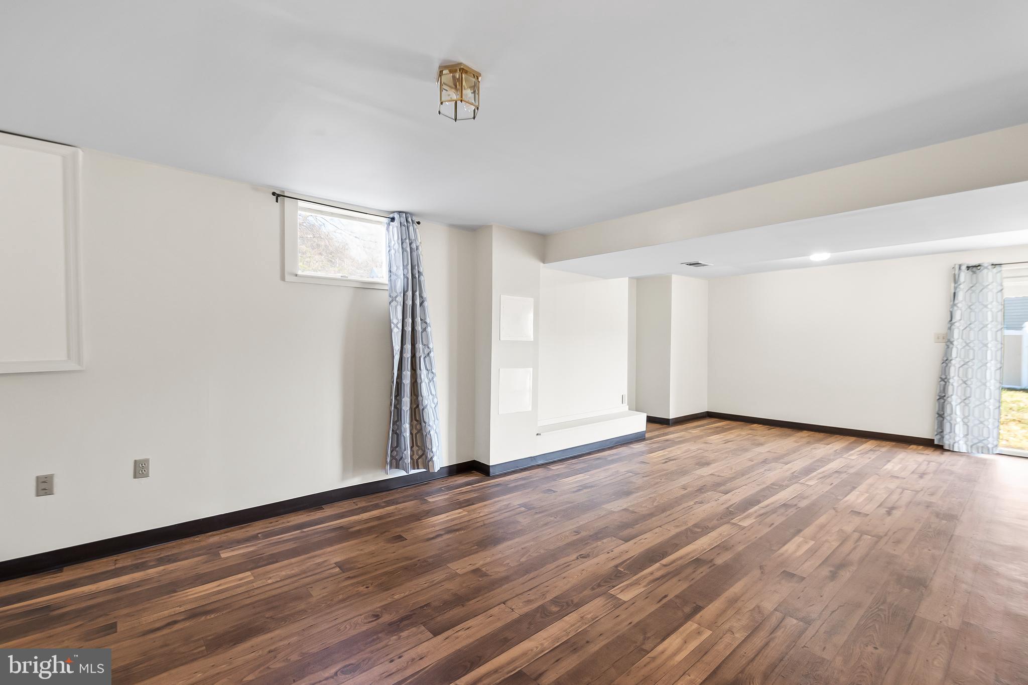 FOX RUN NORTH - Residential