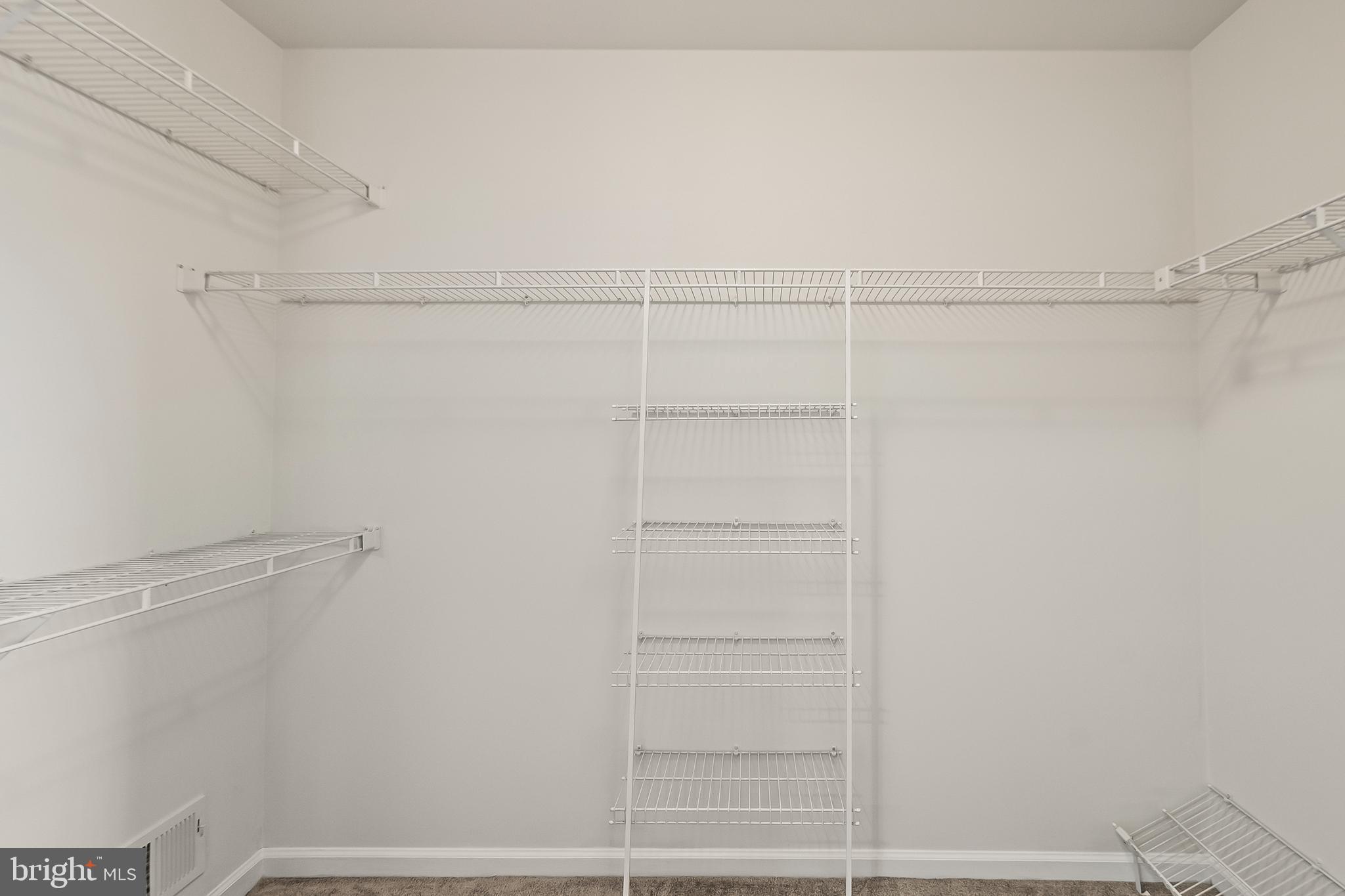 FOX RUN NORTH - Residential