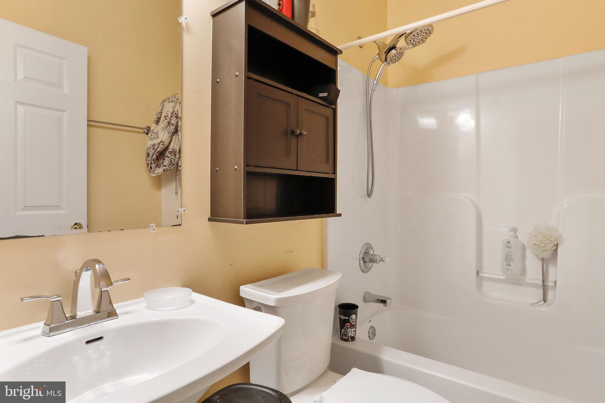 ELISE COURT - Residential