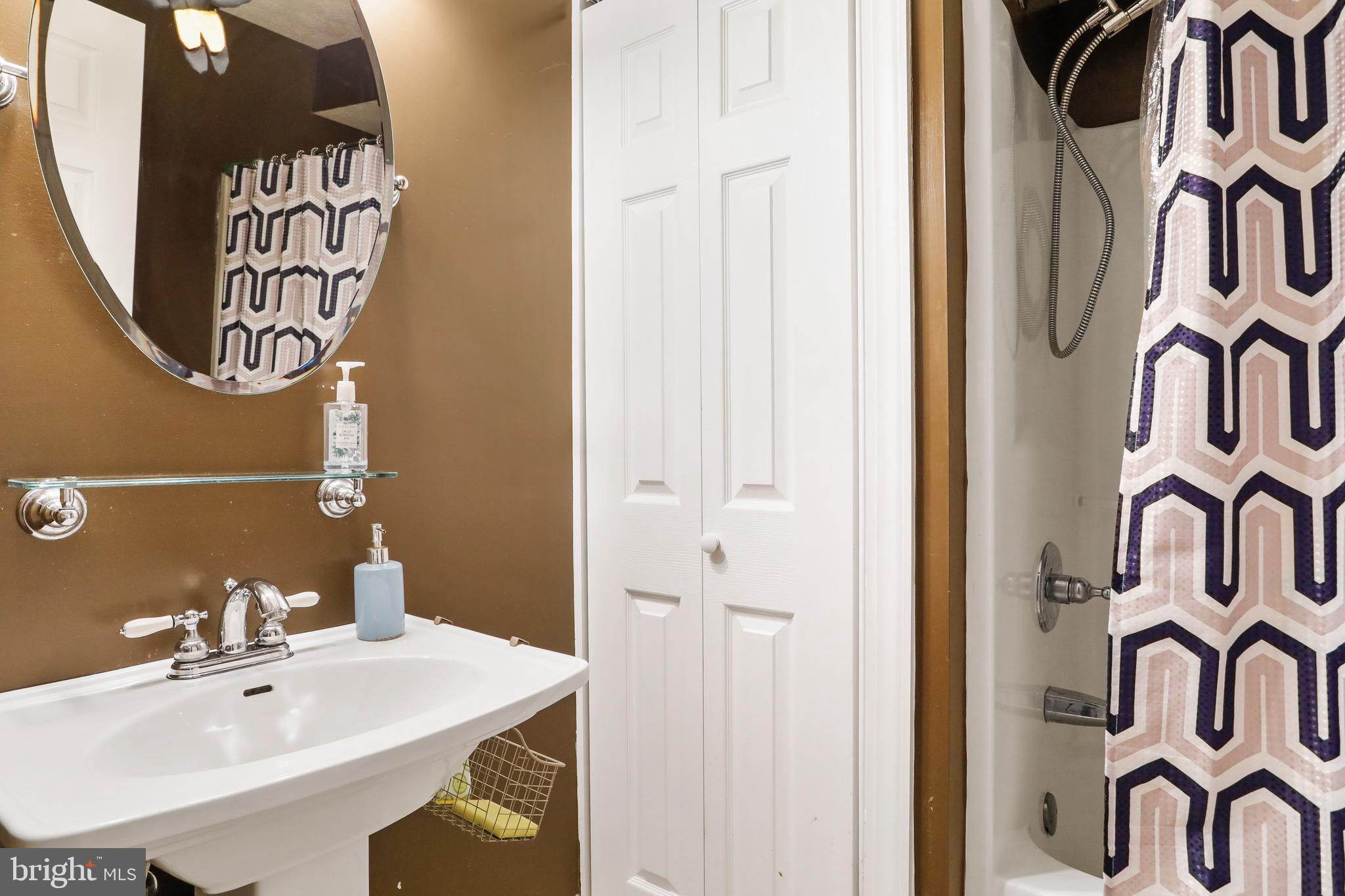 ELISE COURT - Residential