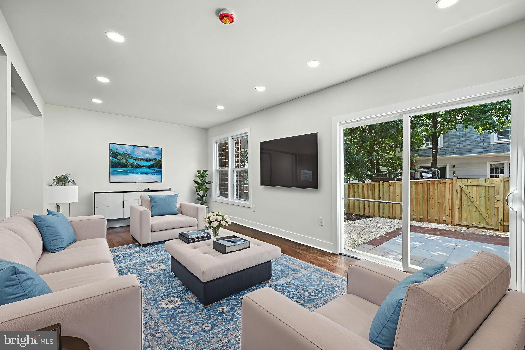 COMSTOCK - Residential