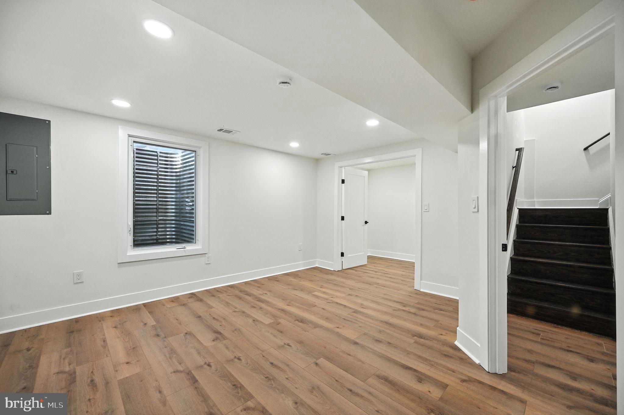 COMSTOCK - Residential