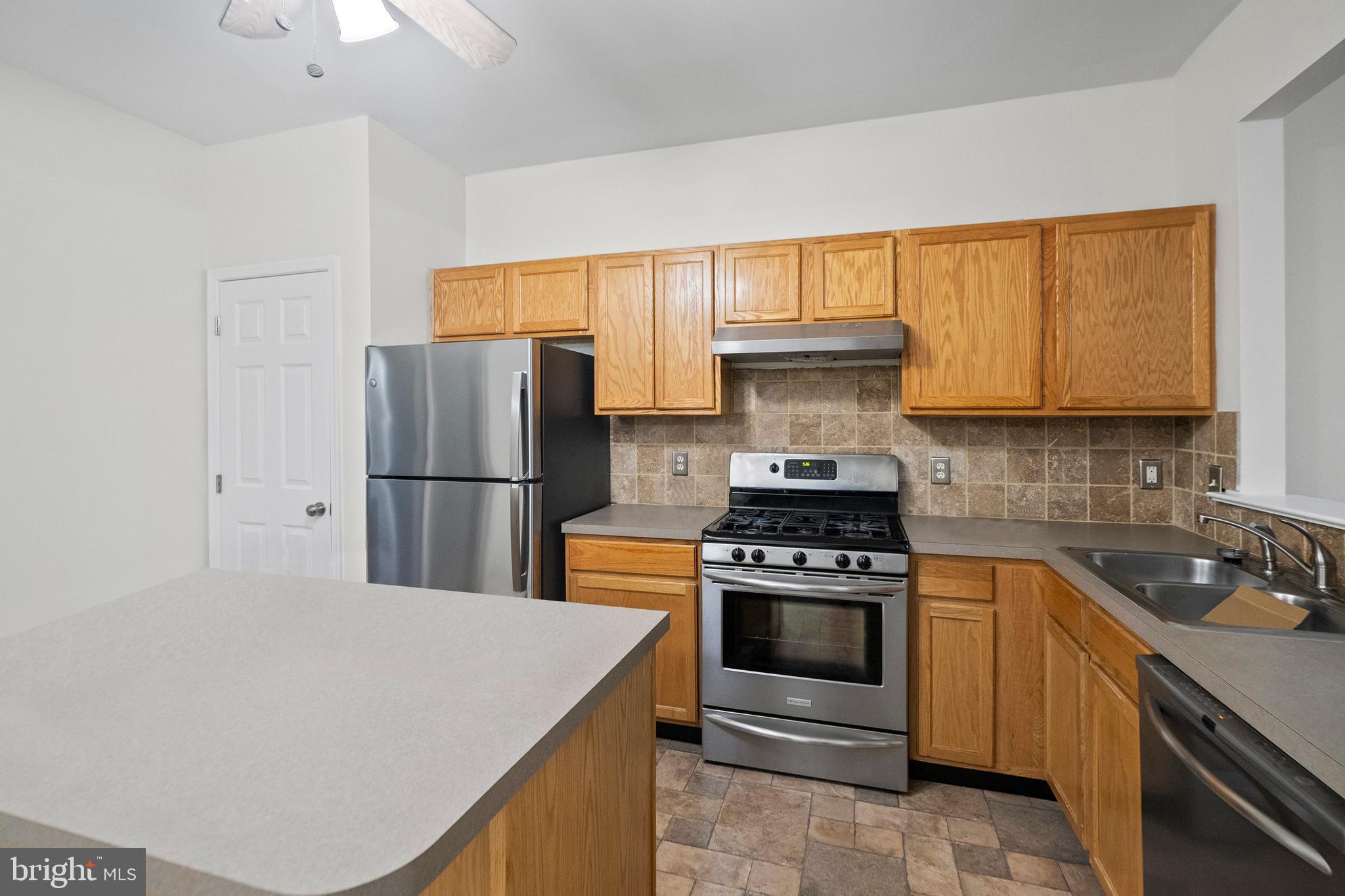 PERSIMMON CREEK - Residential