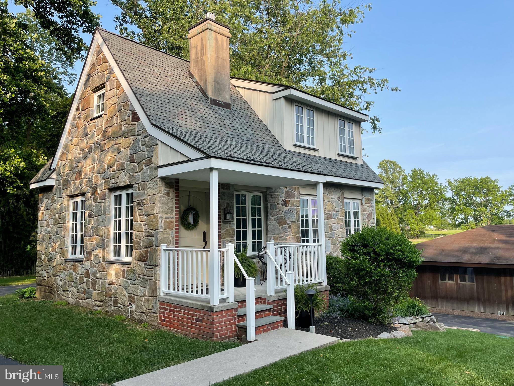 RADNOR HUNT - Residential