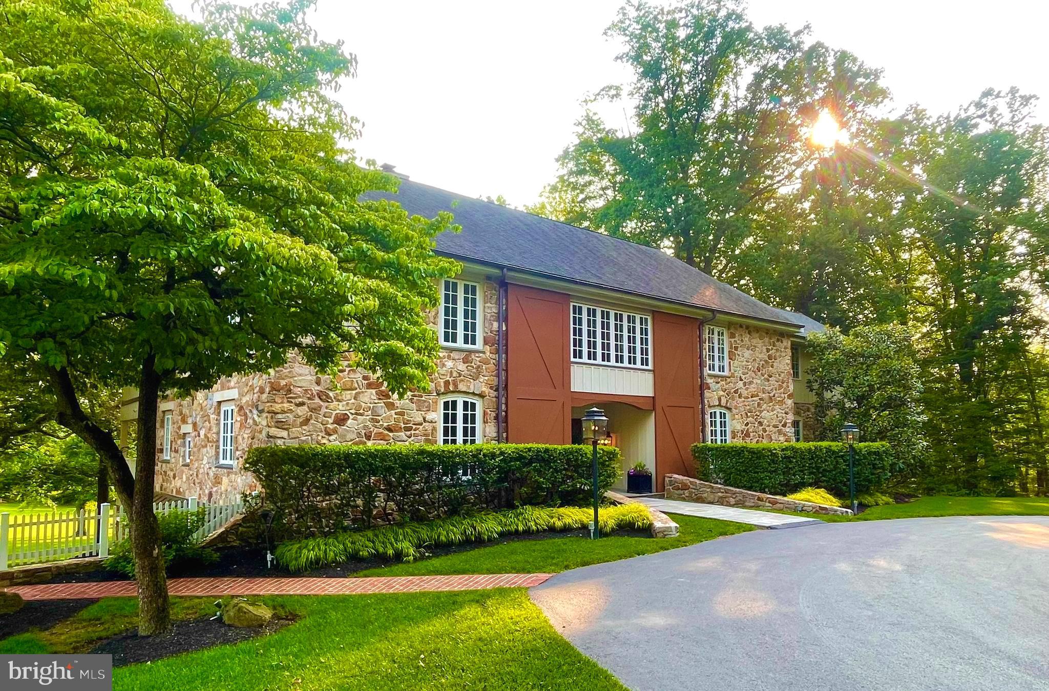 RADNOR HUNT - Residential