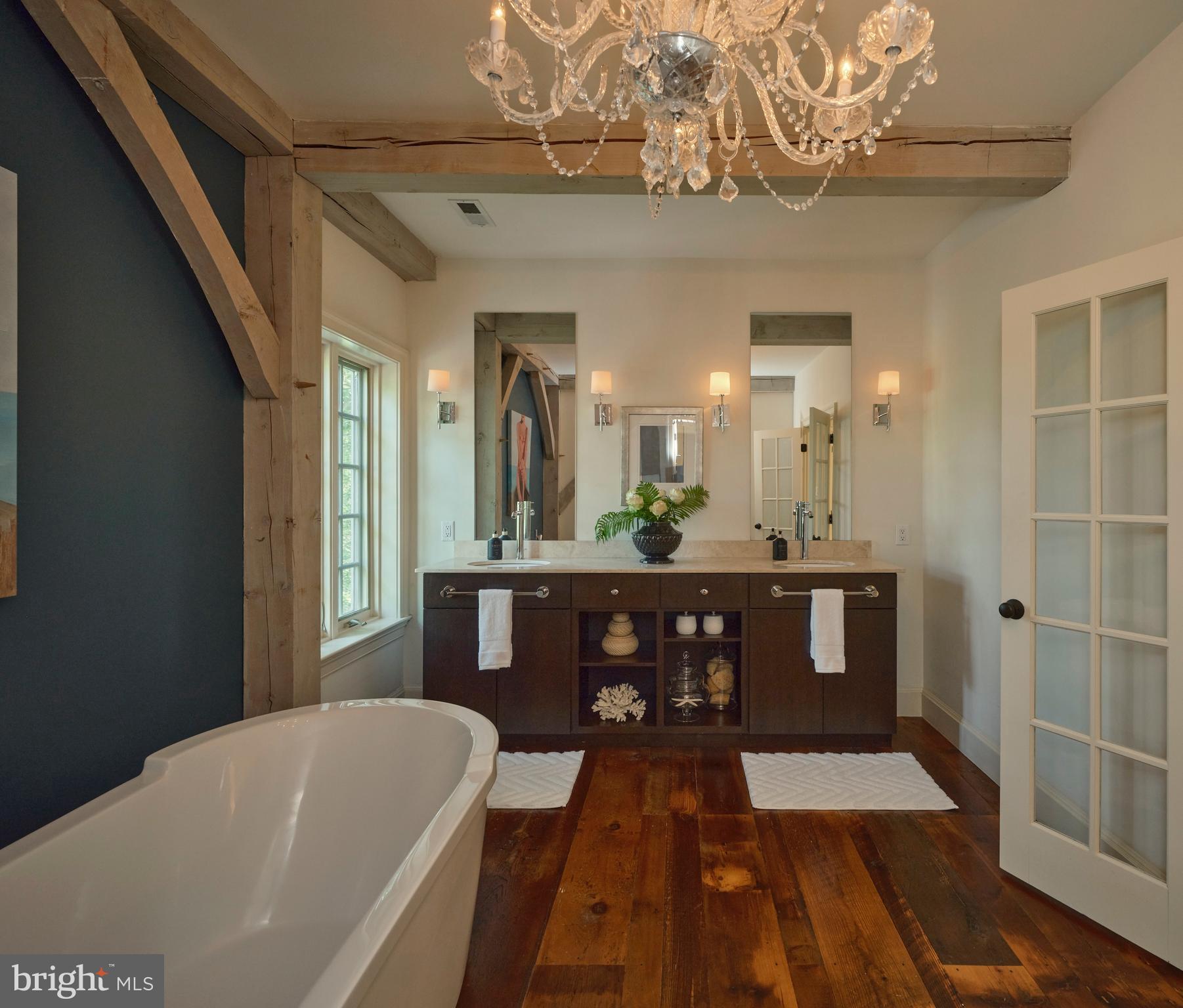 RADNOR HUNT - Residential