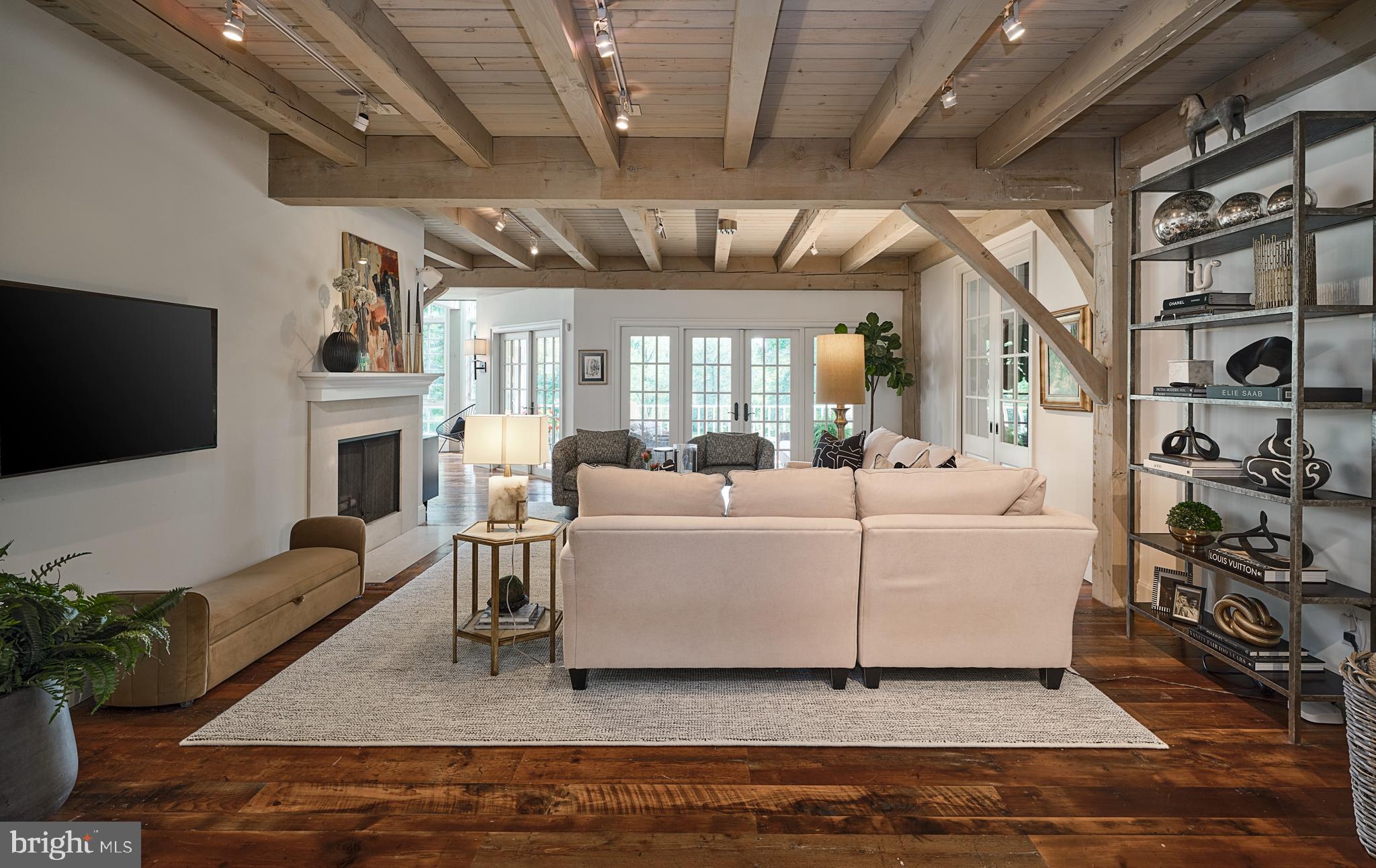 RADNOR HUNT - Residential