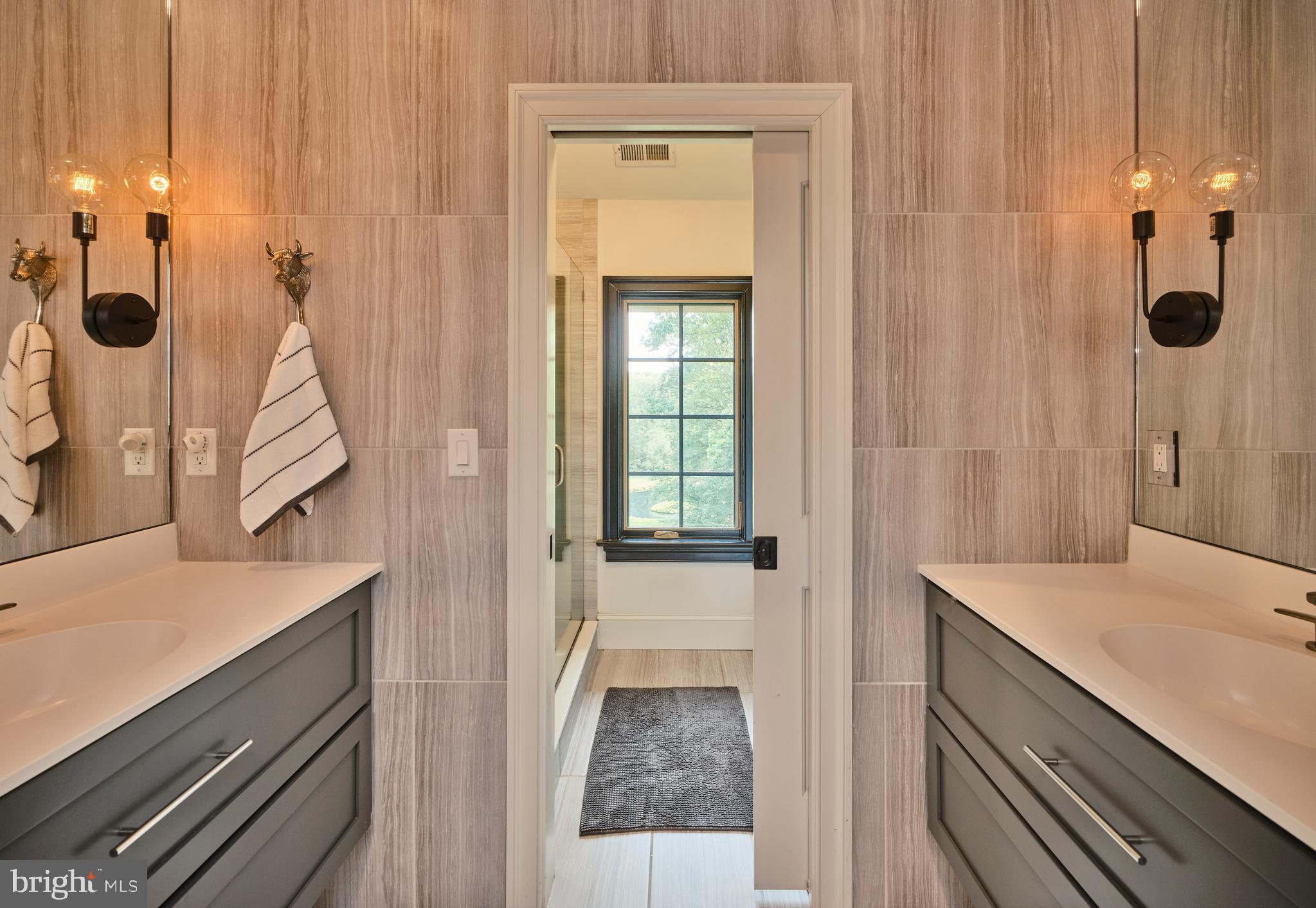 RADNOR HUNT - Residential