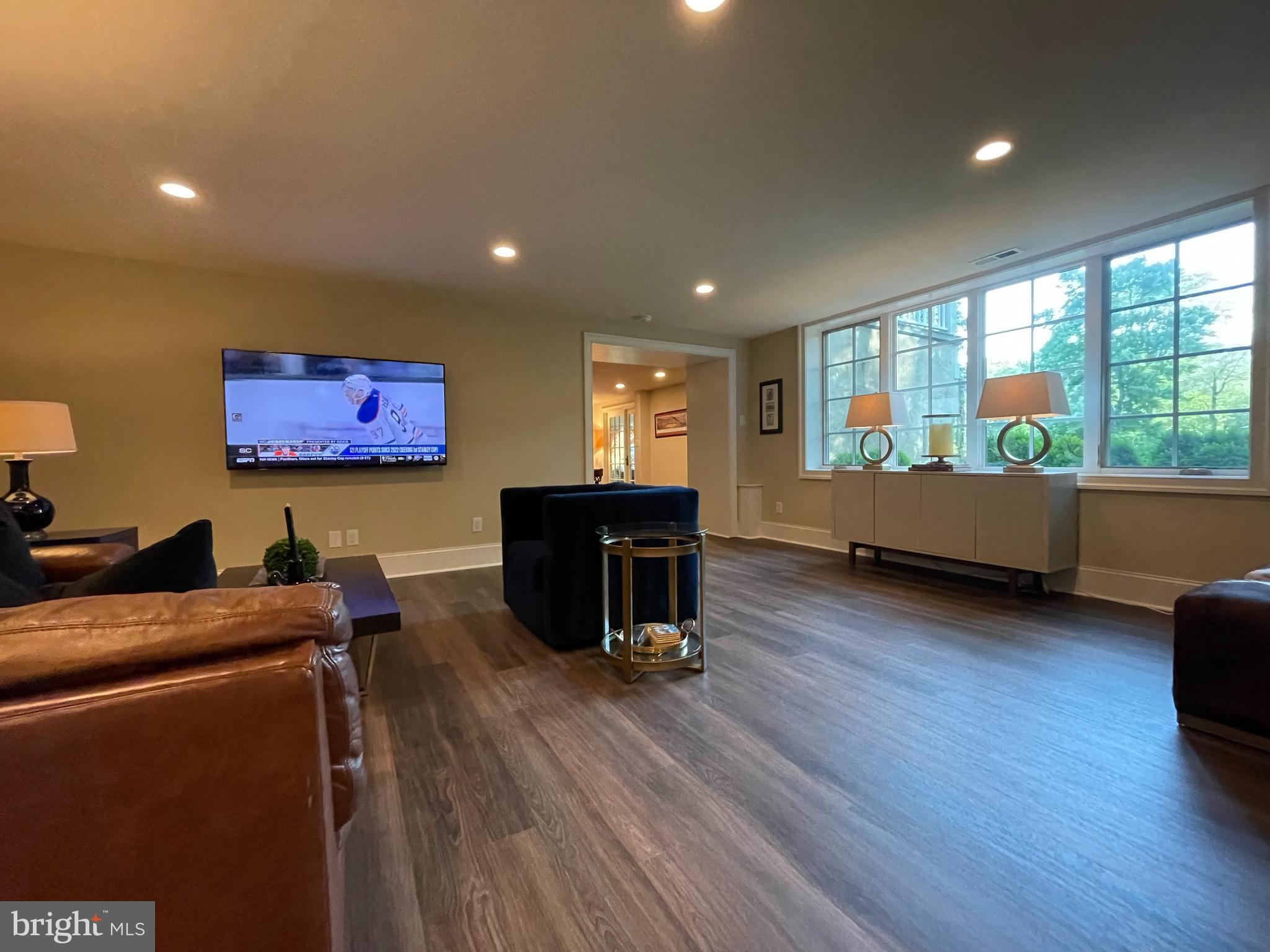 RADNOR HUNT - Residential