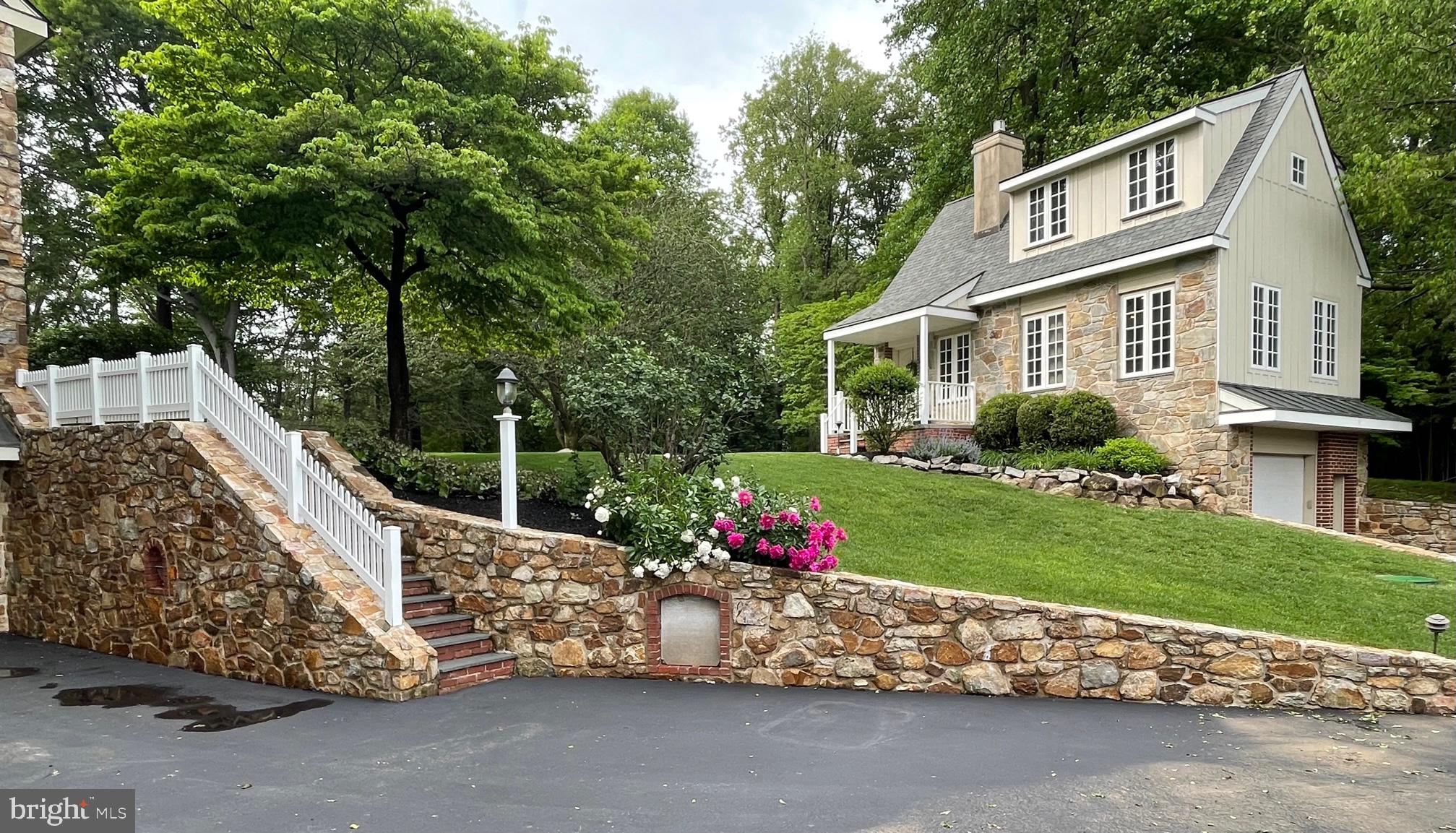 RADNOR HUNT - Residential