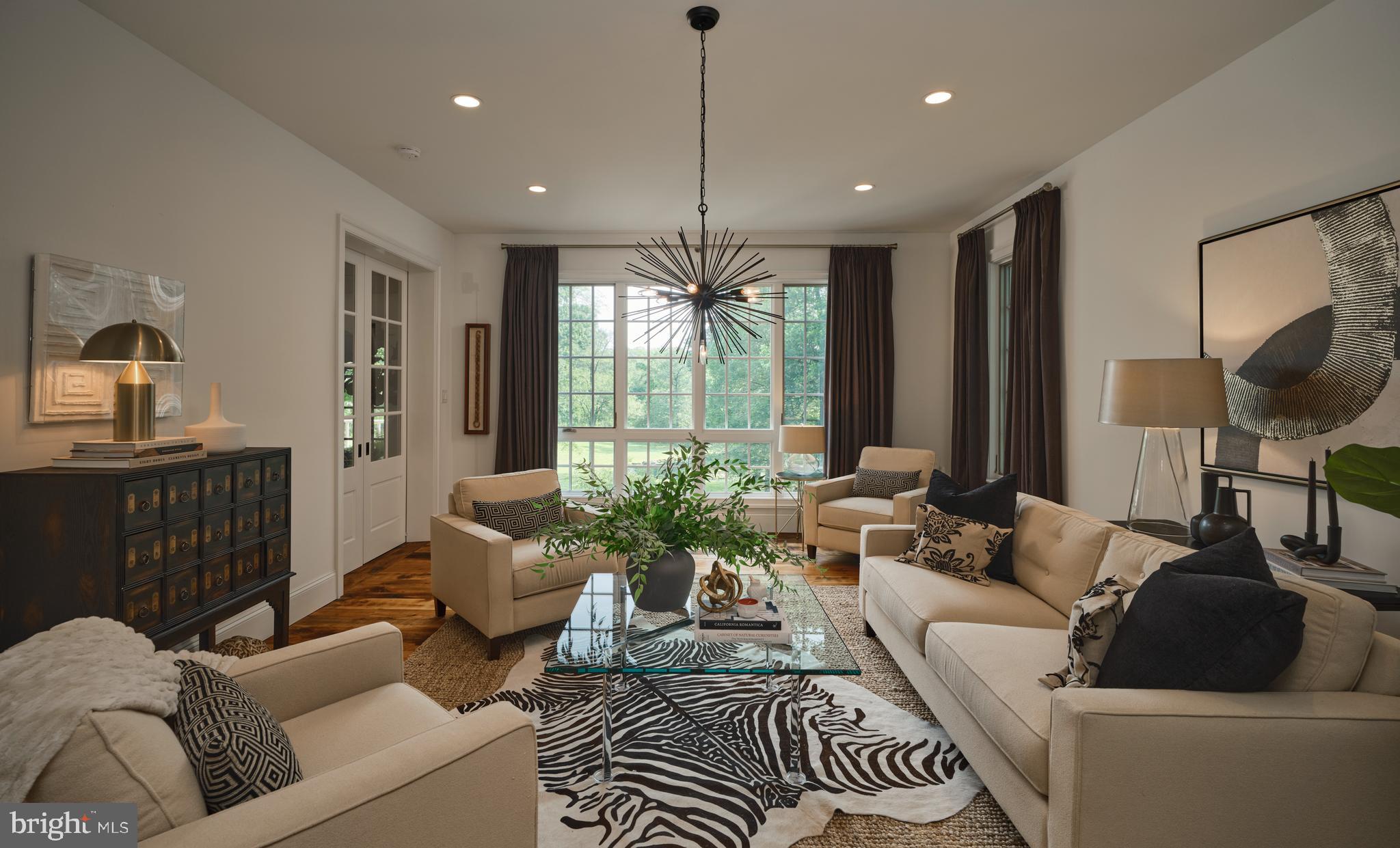 RADNOR HUNT - Residential