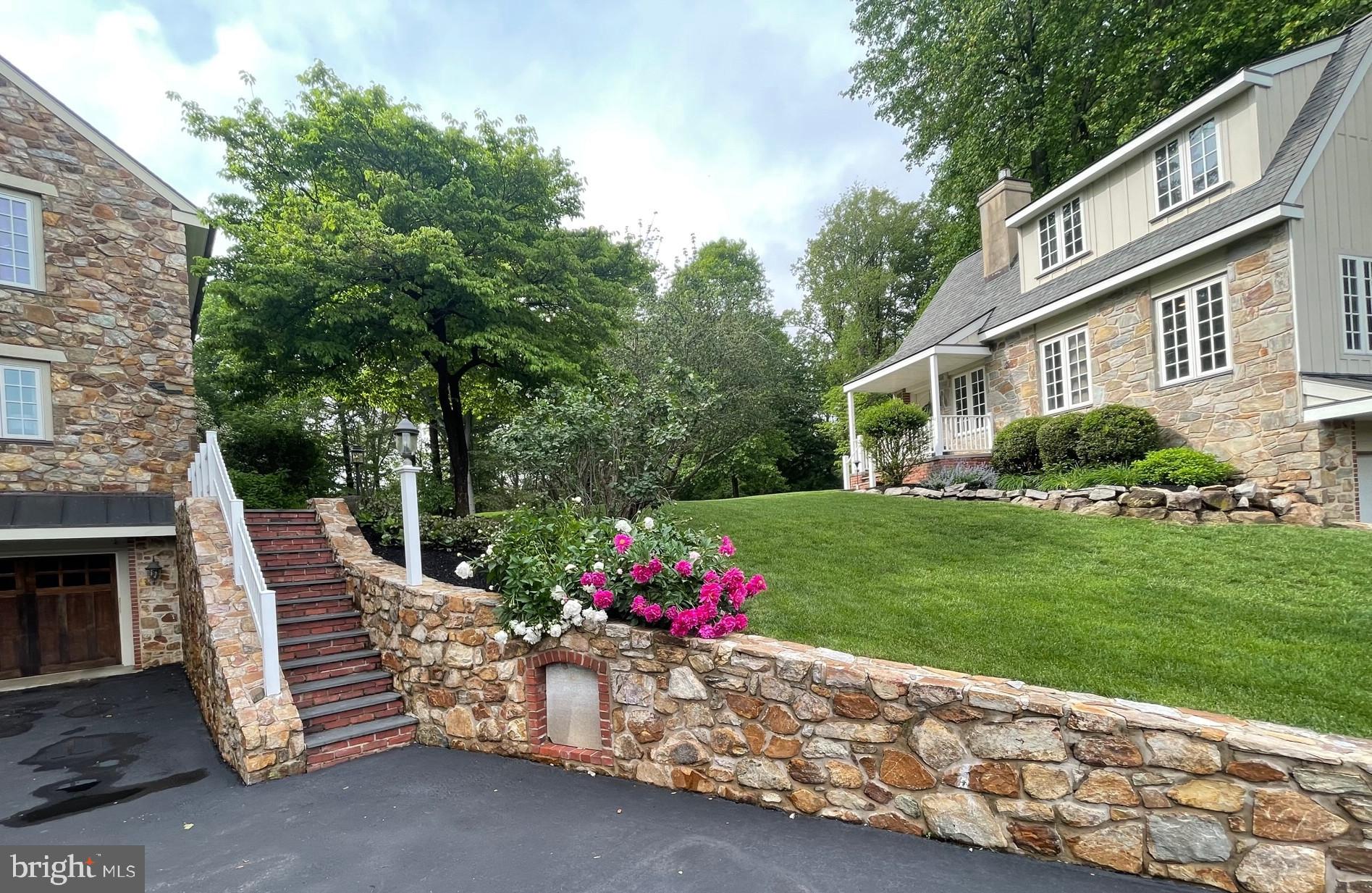 RADNOR HUNT - Residential