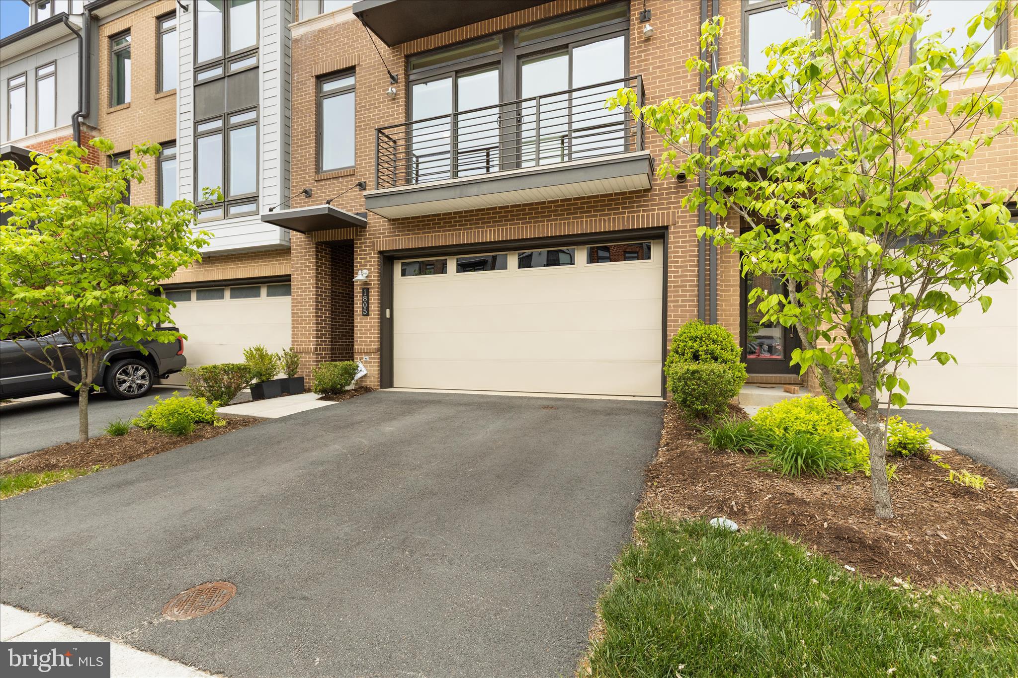1805 YELLOW GARNET TERRACE SE