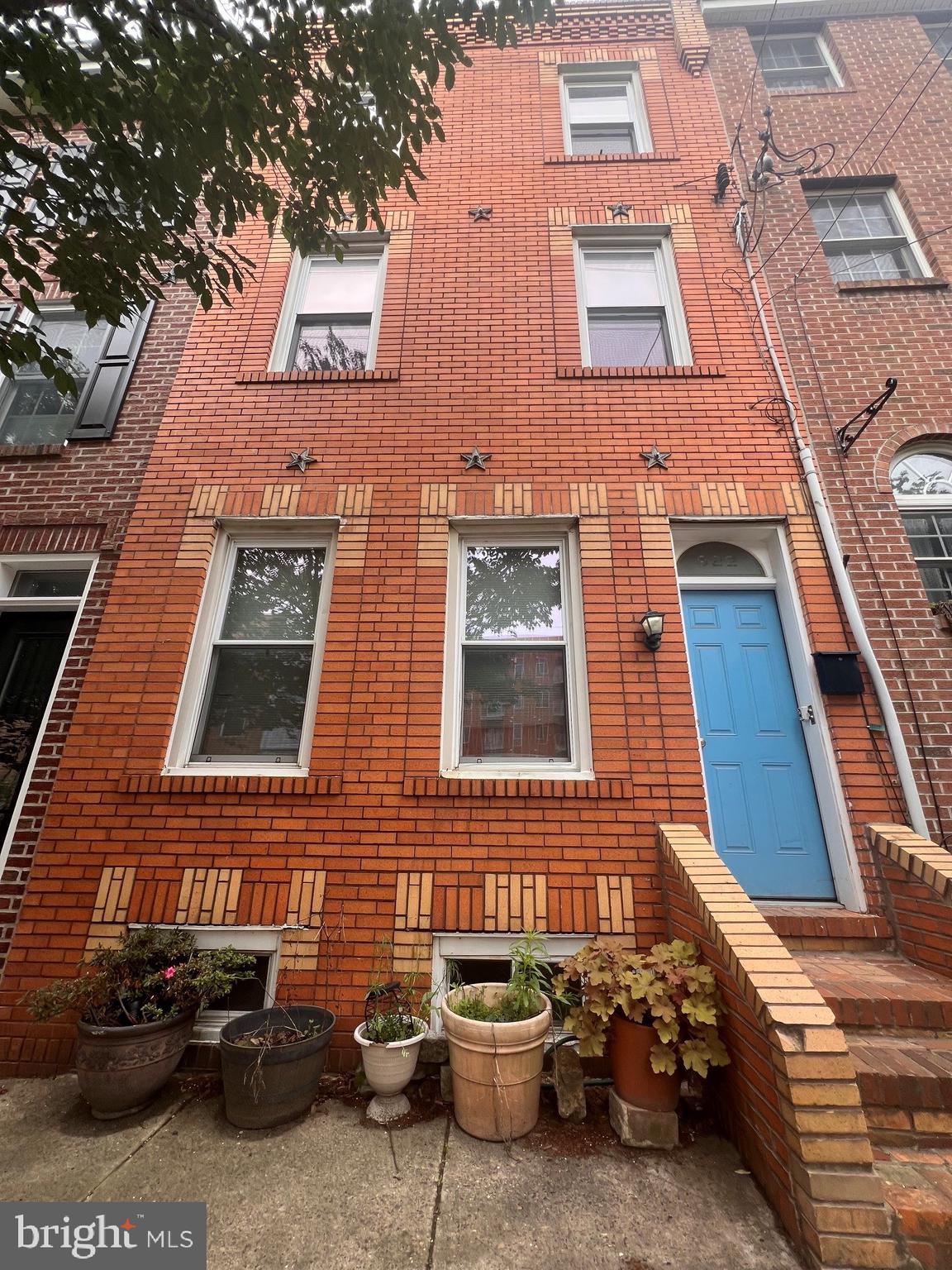 922 ELLSWORTH STREET