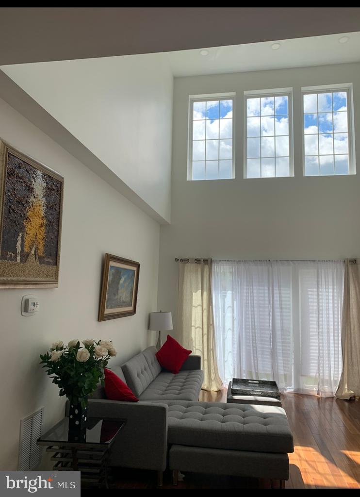 BEDMINSTER SQUARE - Residential Lease