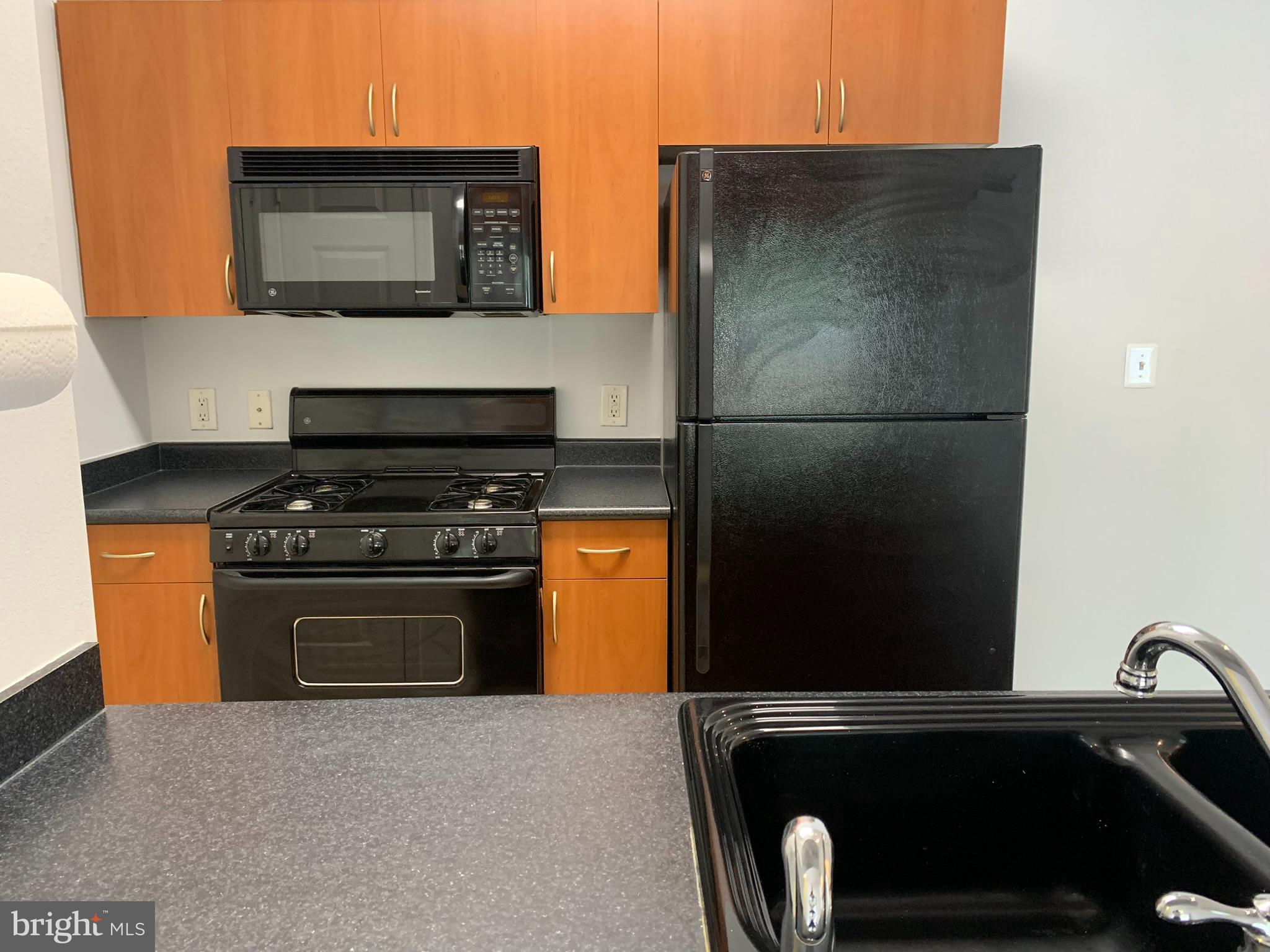 ASHMORE AT GERMANOWN COMMUNITY - Residential Lease