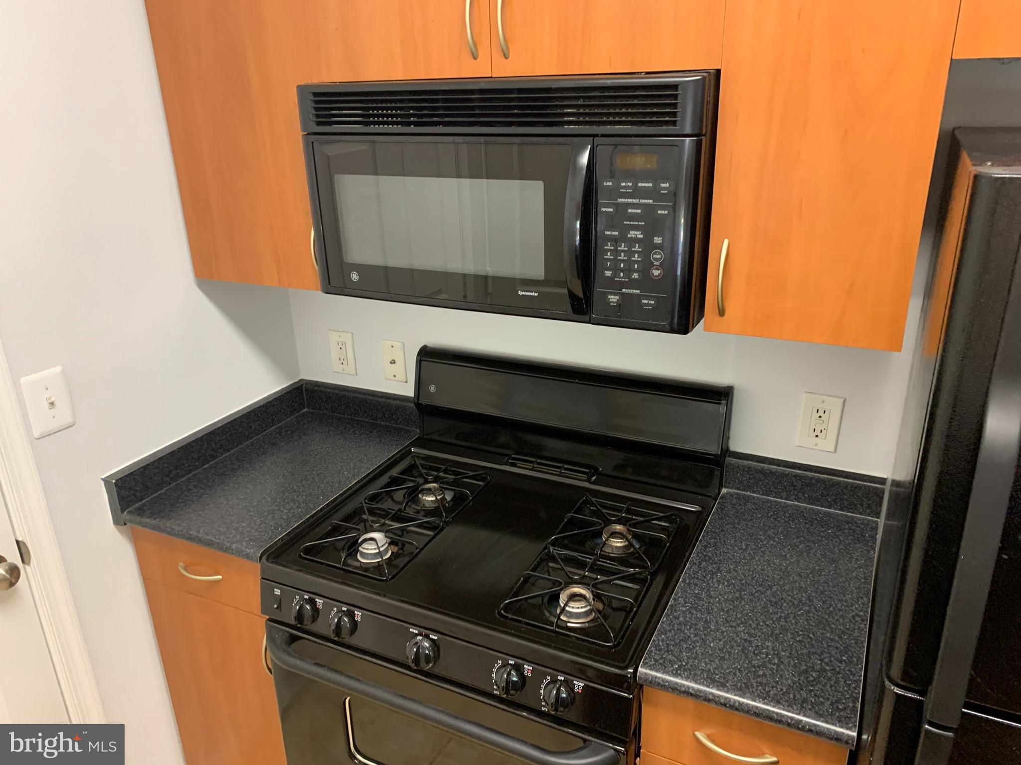 ASHMORE AT GERMANOWN COMMUNITY - Residential Lease