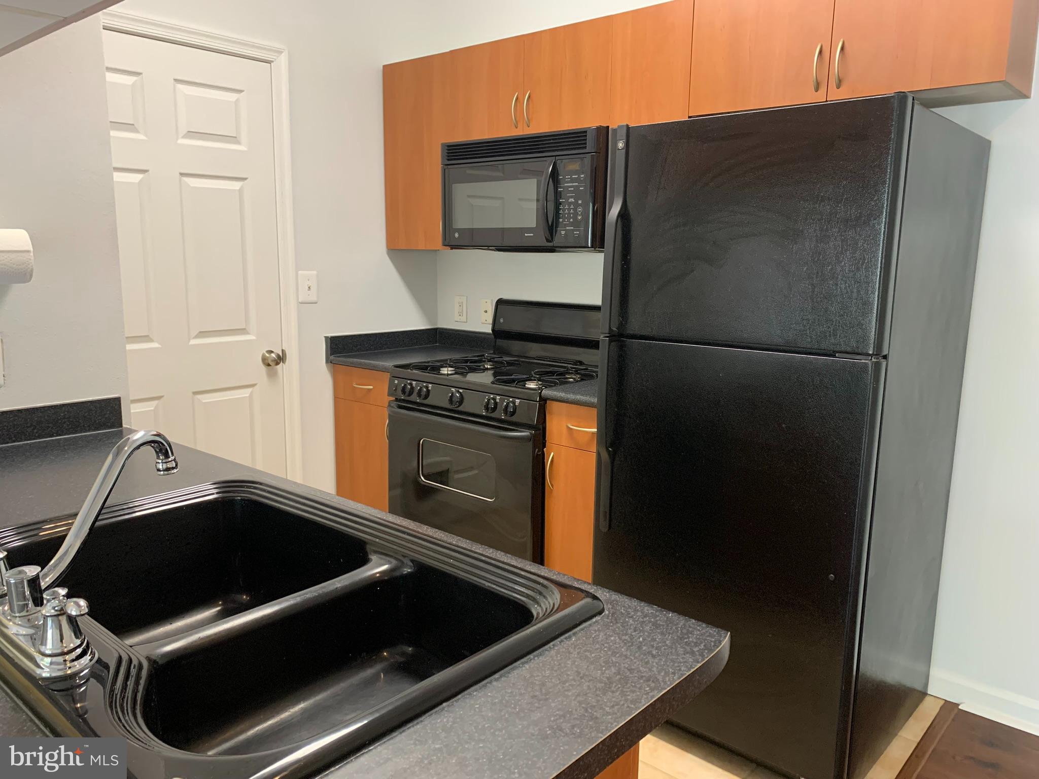 ASHMORE AT GERMANOWN COMMUNITY - Residential Lease